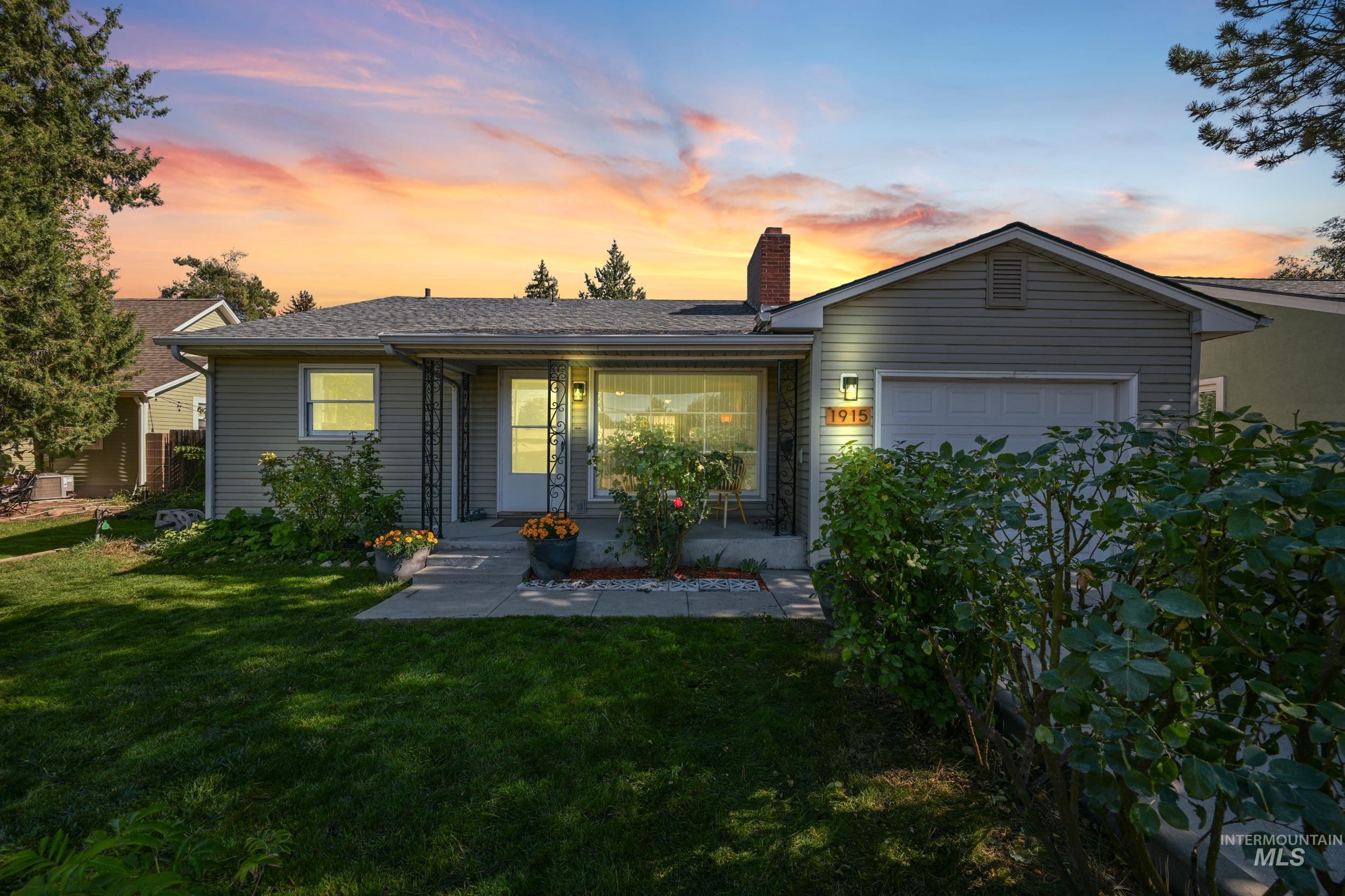 1915 S Montana Ave, Caldwell, Idaho 83605, 2 Bedrooms, 1 Bathroom, Residential For Sale, Price $315,000,MLS 98974679