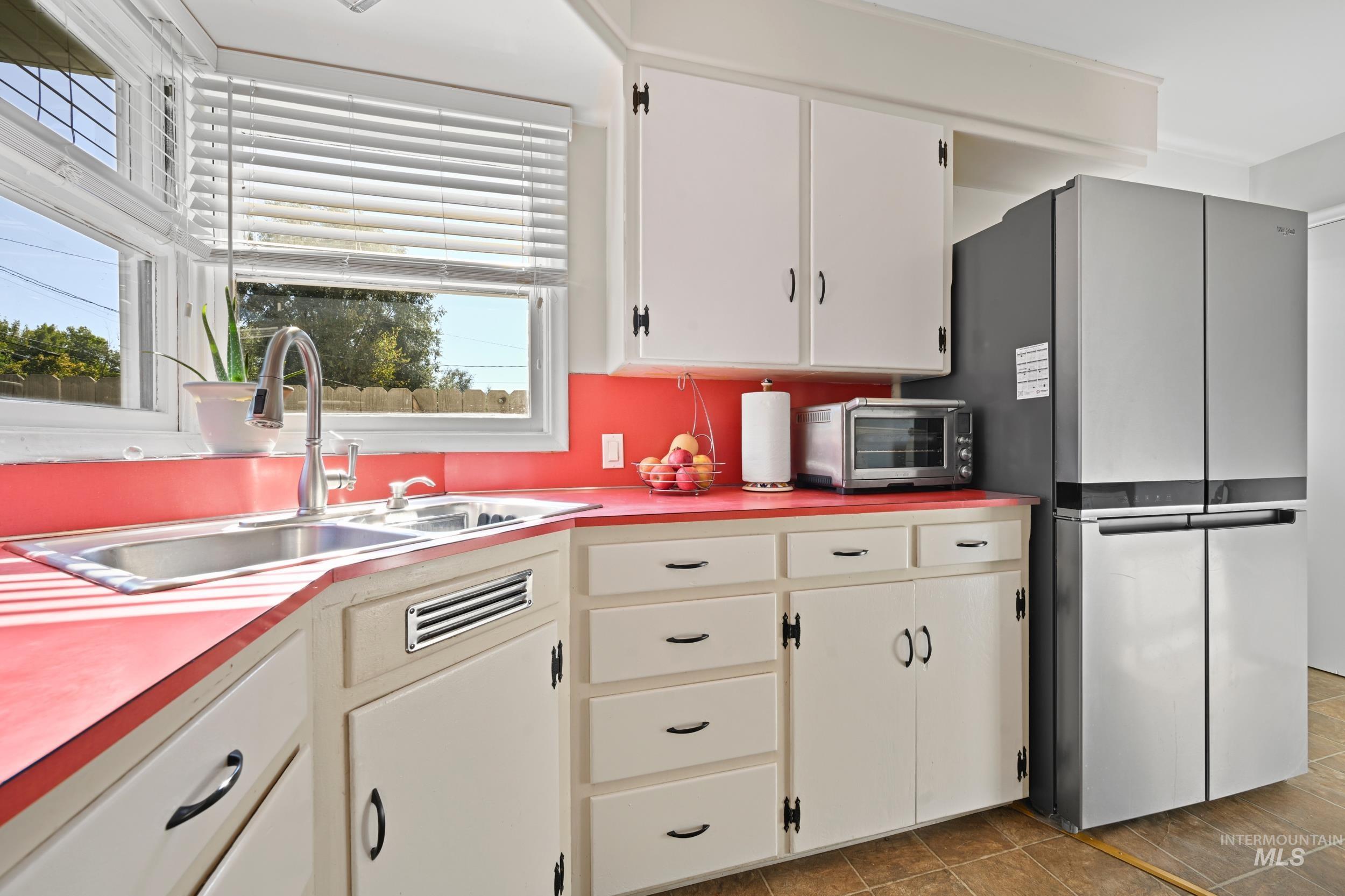 1915 S Montana Ave, Caldwell, Idaho 83605, 2 Bedrooms, 1 Bathroom, Residential For Sale, Price $315,000,MLS 98974679