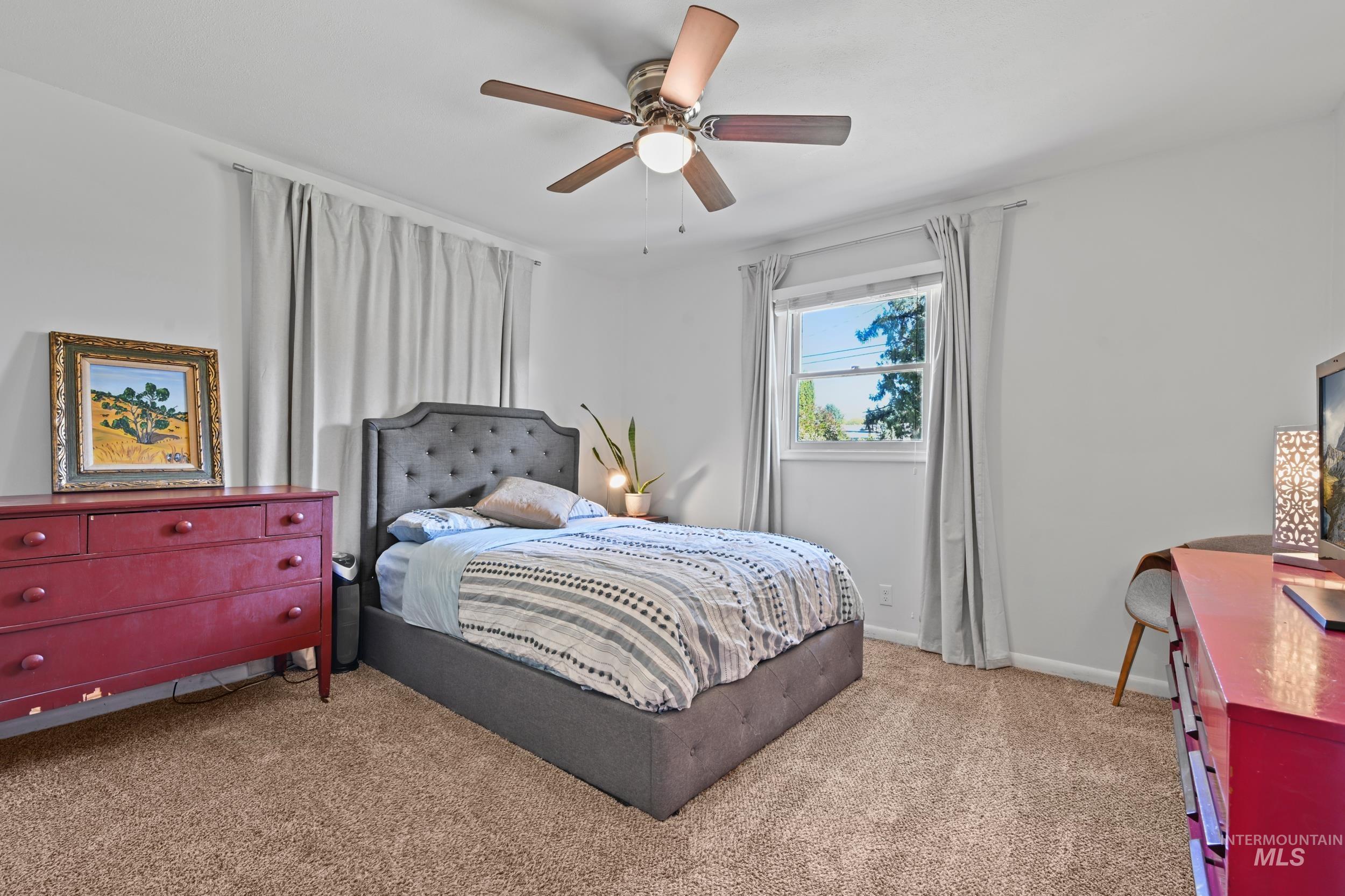 1915 S Montana Ave, Caldwell, Idaho 83605, 2 Bedrooms, 1 Bathroom, Residential For Sale, Price $315,000,MLS 98974679