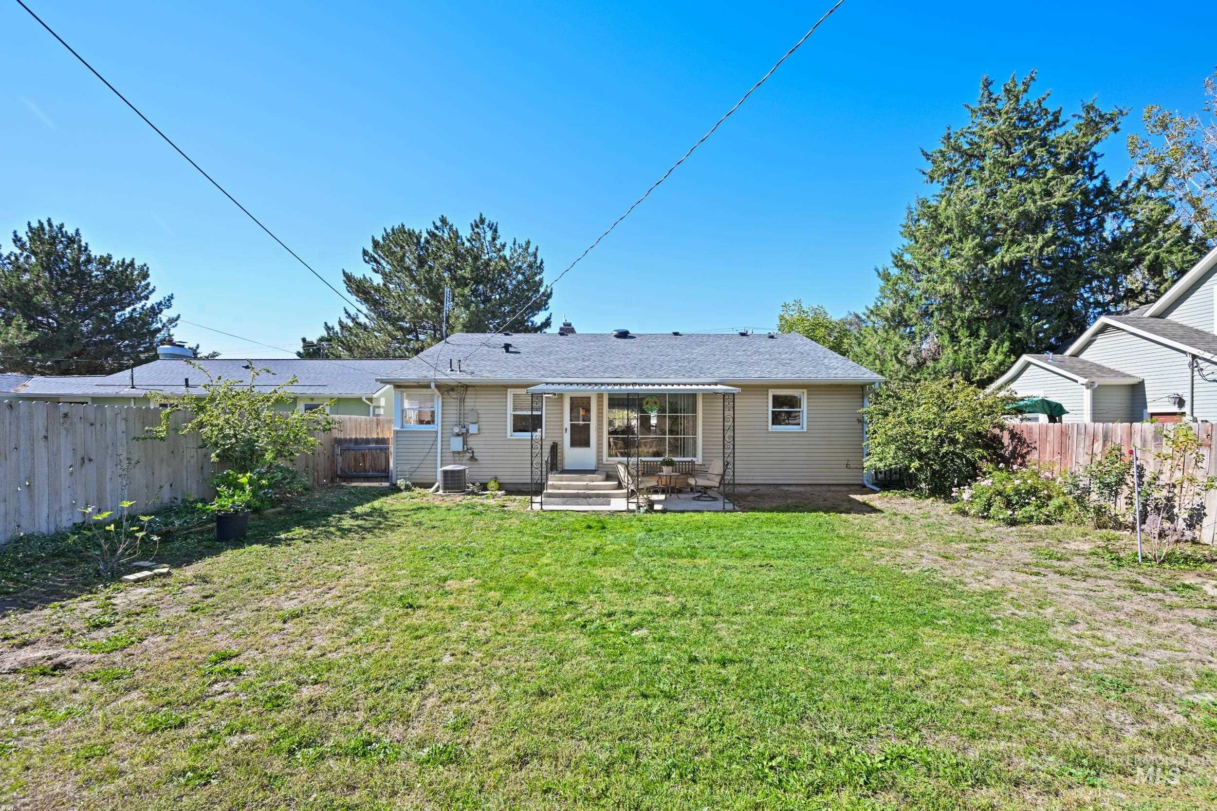 1915 S Montana Ave, Caldwell, Idaho 83605, 2 Bedrooms, 1 Bathroom, Residential For Sale, Price $315,000,MLS 98974679