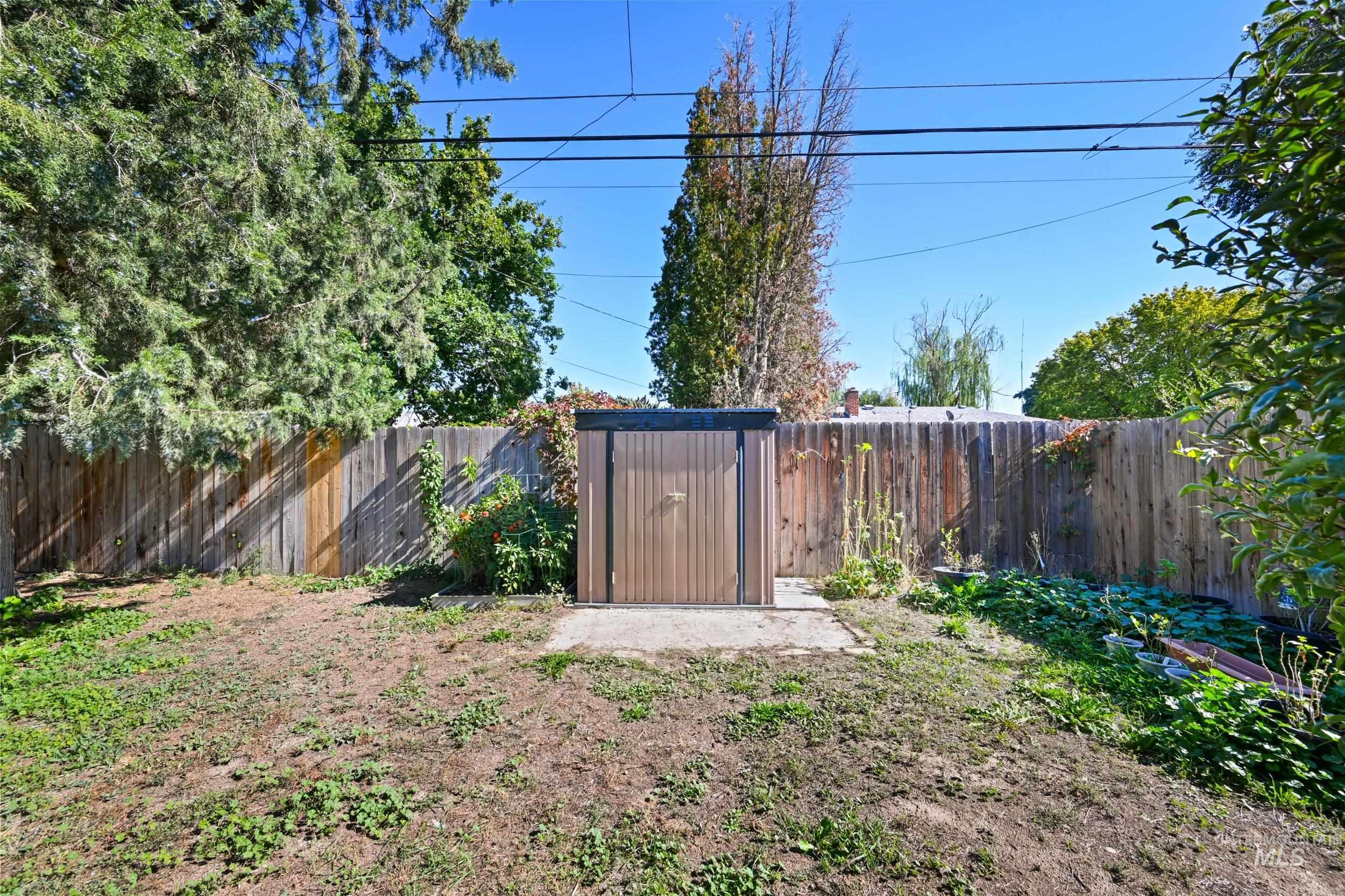 1915 S Montana Ave, Caldwell, Idaho 83605, 2 Bedrooms, 1 Bathroom, Residential For Sale, Price $315,000,MLS 98974679