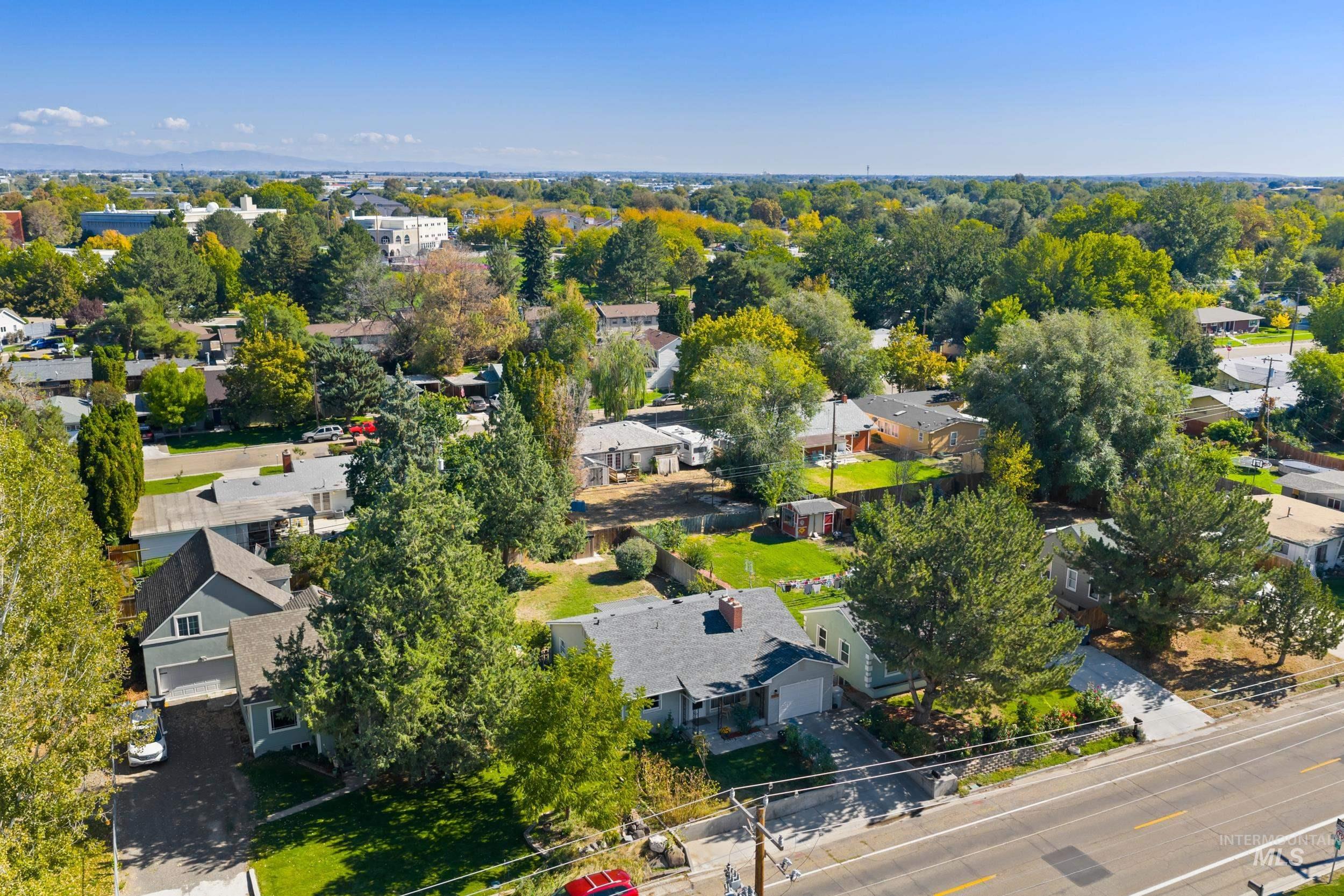 1915 S Montana Ave, Caldwell, Idaho 83605, 2 Bedrooms, 1 Bathroom, Residential For Sale, Price $315,000,MLS 98974679