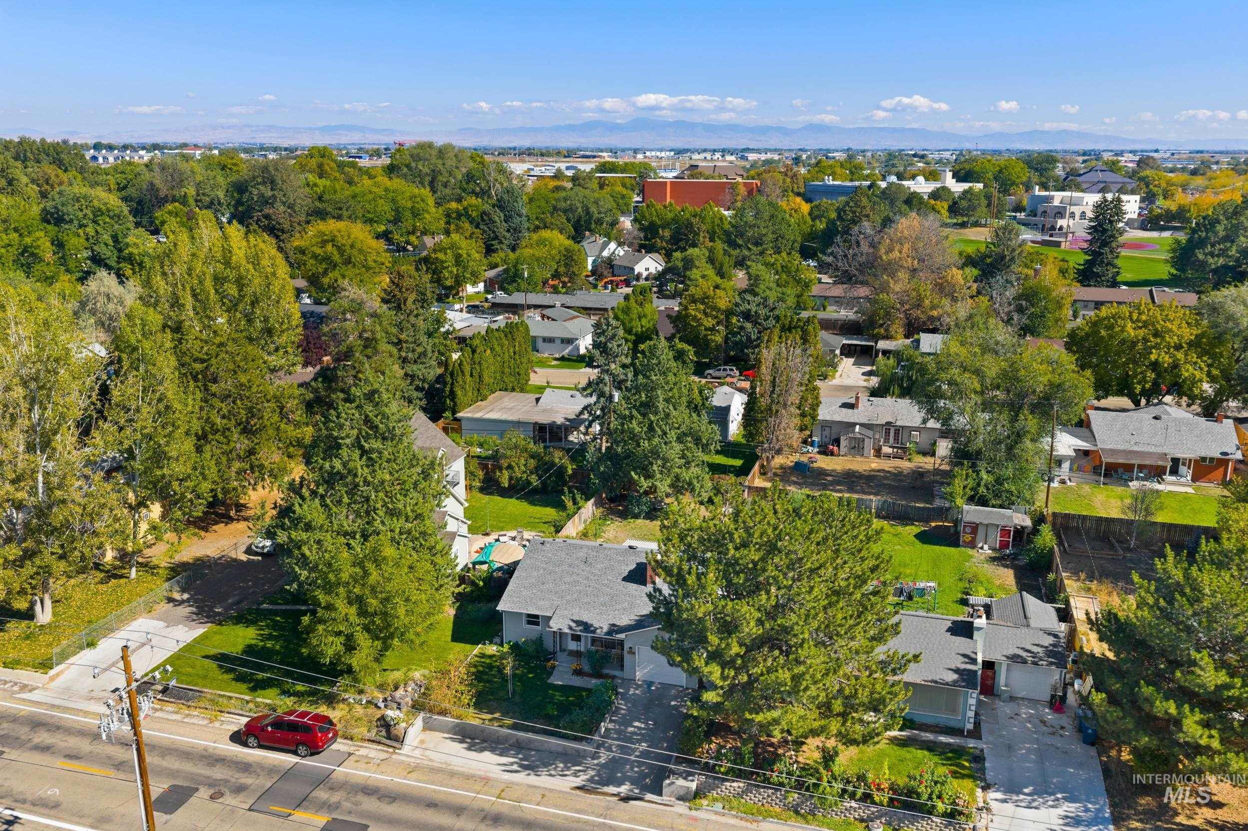 1915 S Montana Ave, Caldwell, Idaho 83605, 2 Bedrooms, 1 Bathroom, Residential For Sale, Price $315,000,MLS 98974679