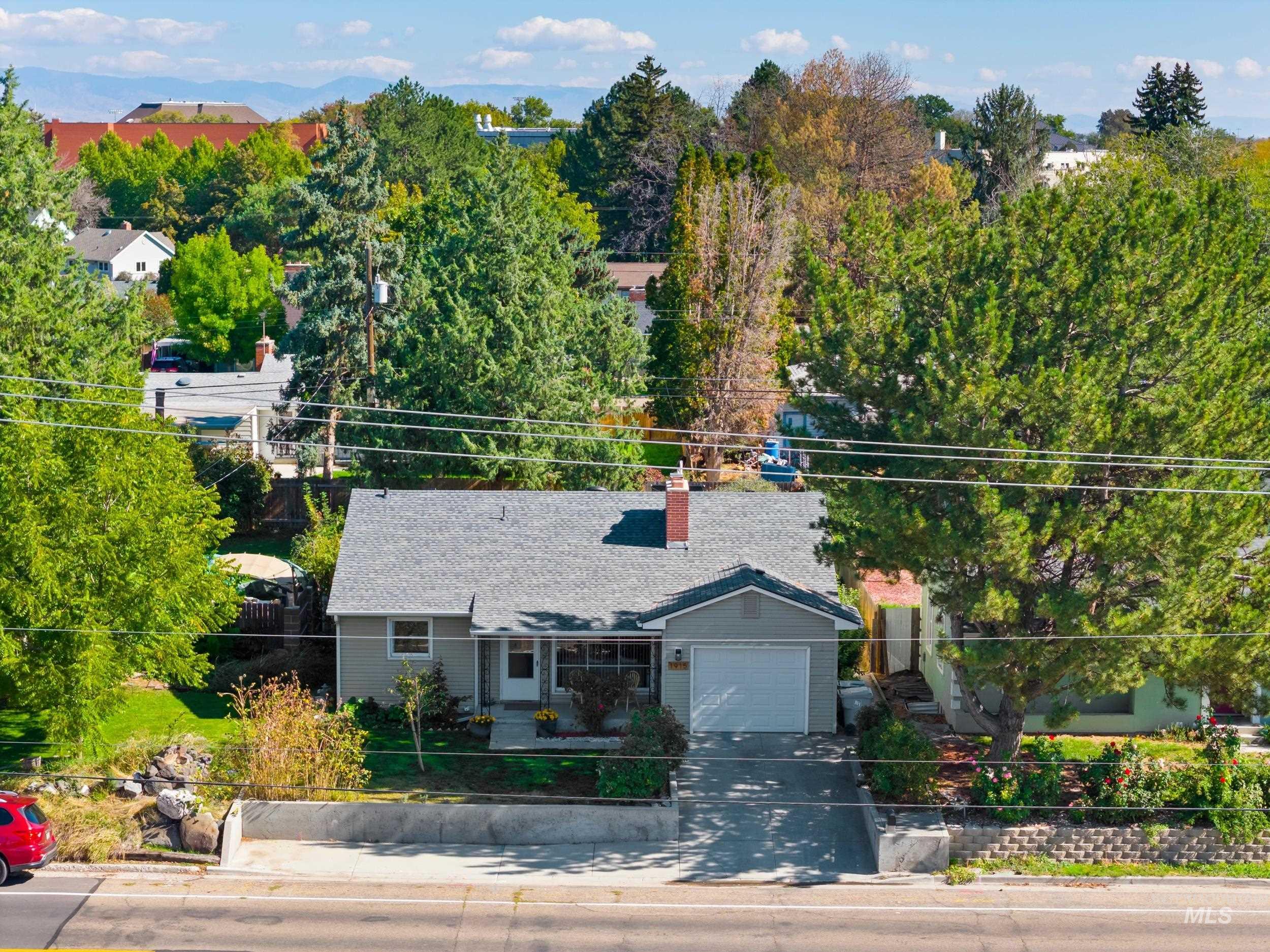 1915 S Montana Ave, Caldwell, Idaho 83605, 2 Bedrooms, 1 Bathroom, Residential For Sale, Price $315,000,MLS 98974679