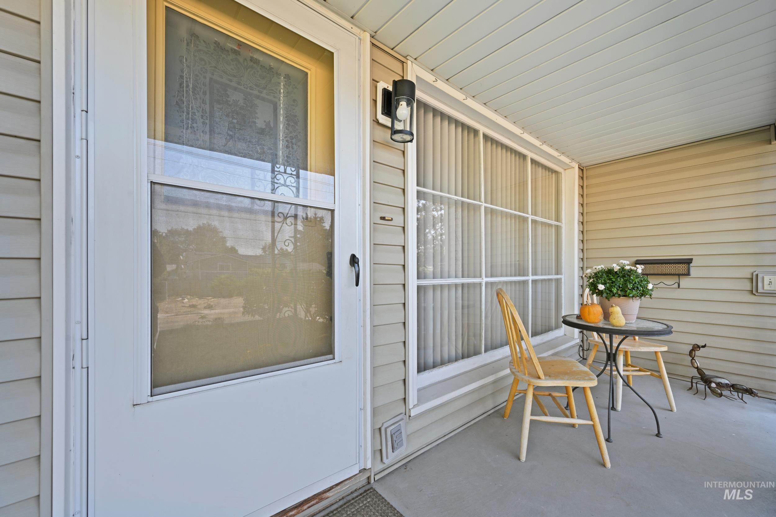 1915 S Montana Ave, Caldwell, Idaho 83605, 2 Bedrooms, 1 Bathroom, Residential For Sale, Price $315,000,MLS 98974679