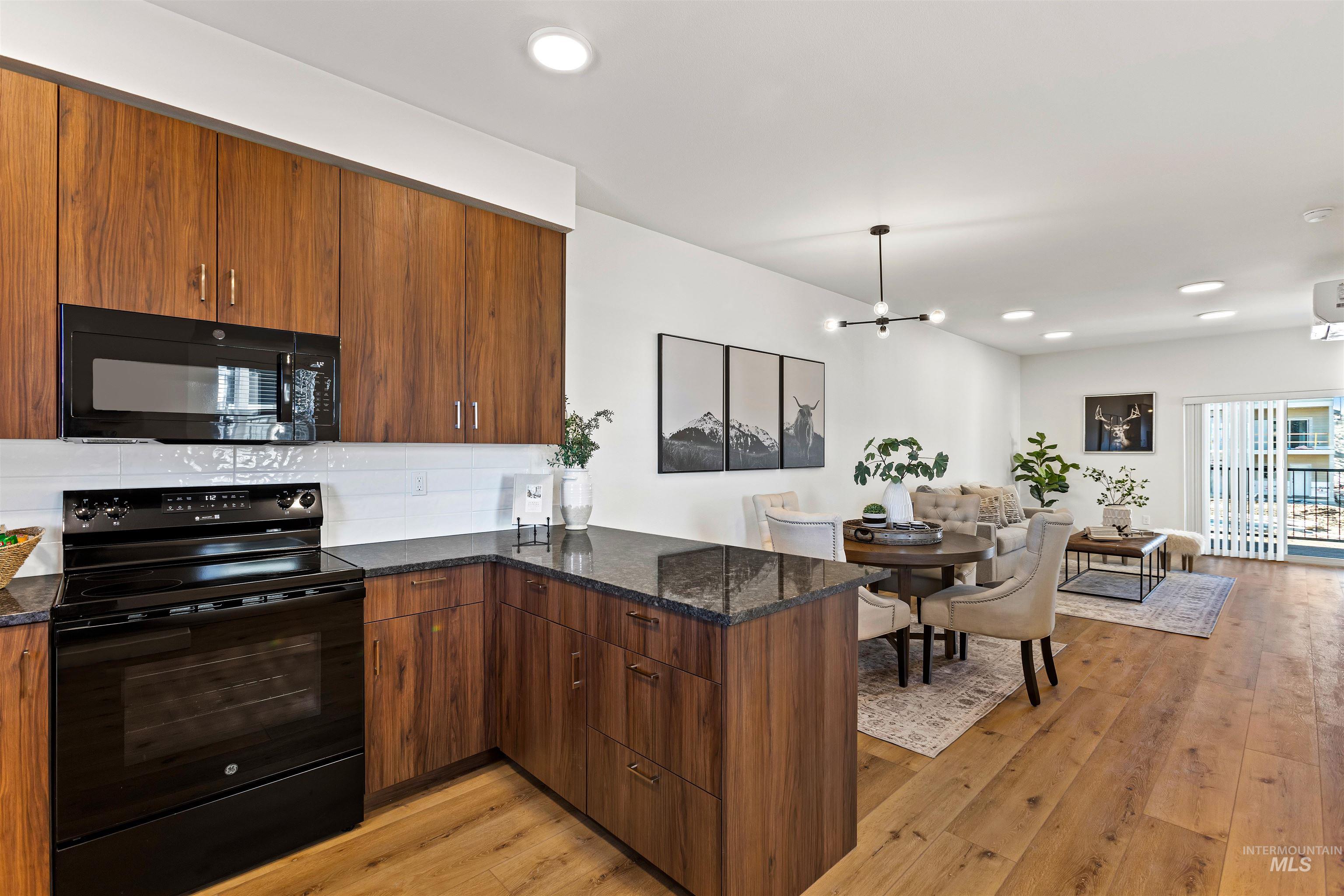 4343 N Waltz Lane, Garden City, Idaho 83714, 3 Bedrooms, 3 Bathrooms, Residential For Sale, Price $439,900, 98974681