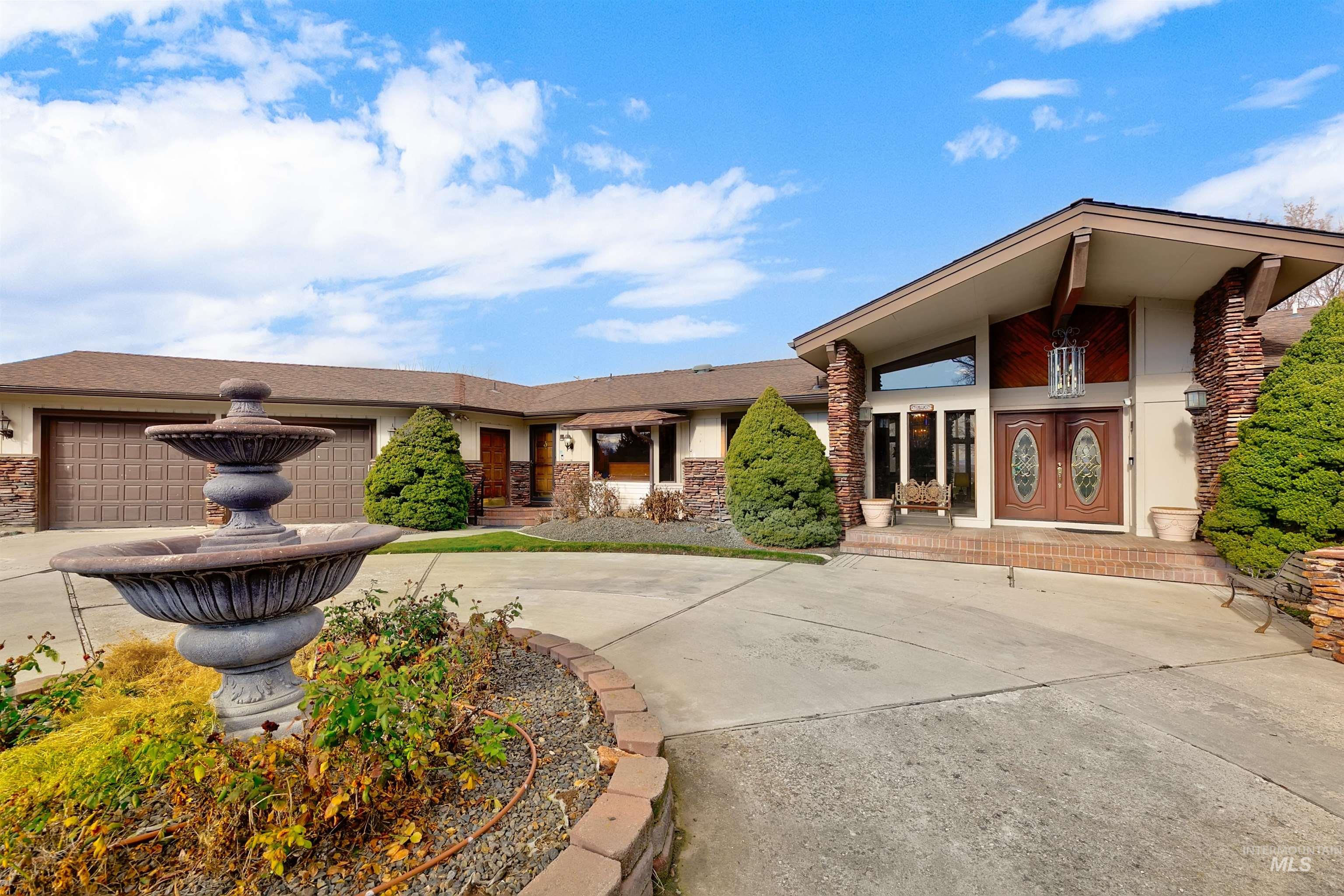 10030 W Stardust Drive, Boise, Idaho 83709, 5 Bedrooms, 3.5 Bathrooms, Residential For Sale, Price $1,149,000,MLS 98974682