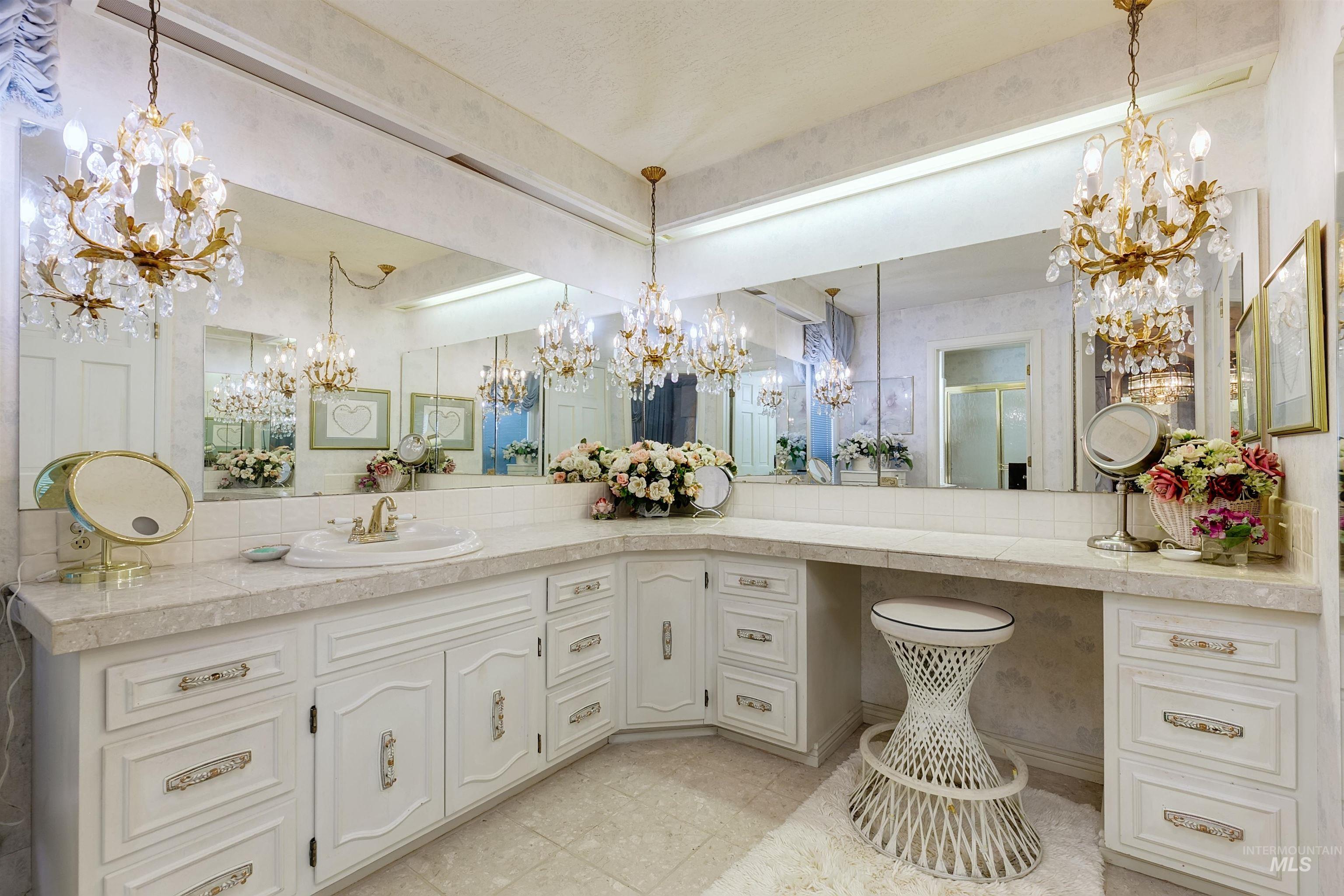 10030 W Stardust Drive, Boise, Idaho 83709, 5 Bedrooms, 3.5 Bathrooms, Residential For Sale, Price $1,149,000,MLS 98974682