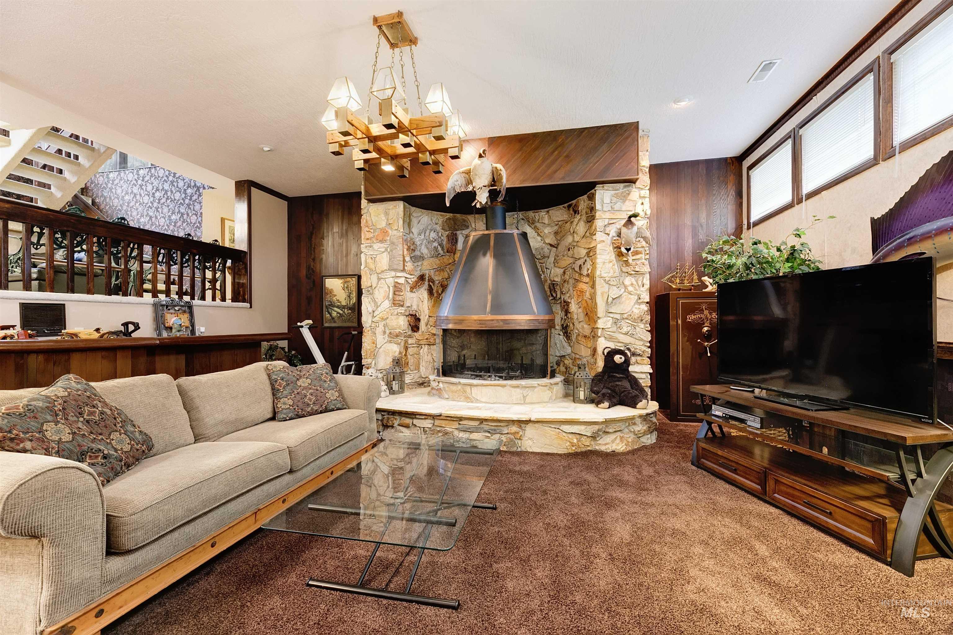 10030 W Stardust Drive, Boise, Idaho 83709, 5 Bedrooms, 3.5 Bathrooms, Residential For Sale, Price $1,149,000,MLS 98974682