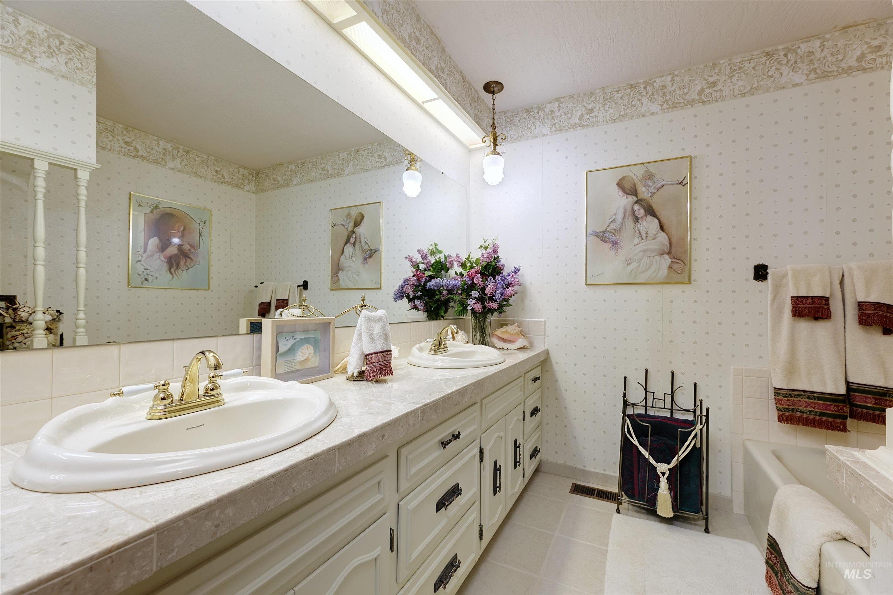 10030 W Stardust Drive, Boise, Idaho 83709, 5 Bedrooms, 3.5 Bathrooms, Residential For Sale, Price $1,149,000,MLS 98974682