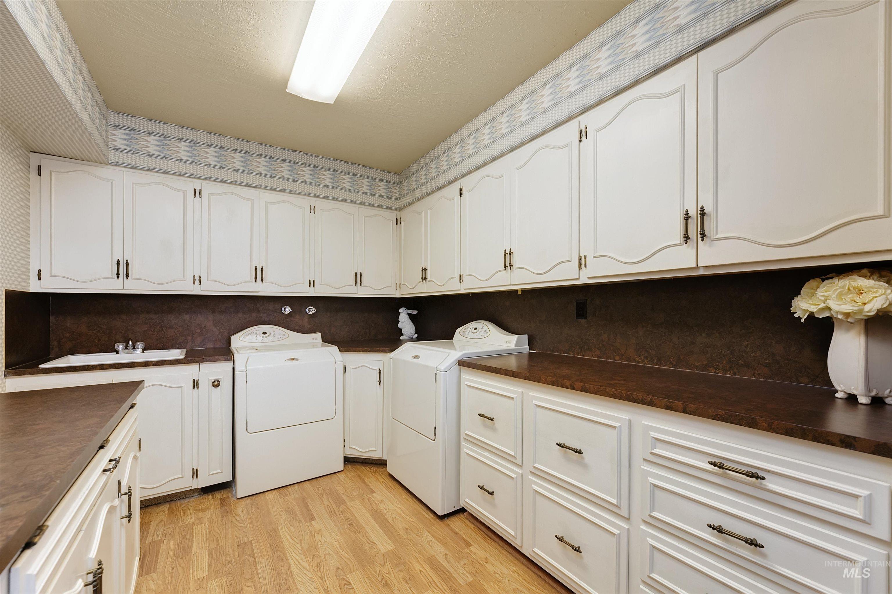 10030 W Stardust Drive, Boise, Idaho 83709, 5 Bedrooms, 3.5 Bathrooms, Residential For Sale, Price $1,149,000,MLS 98974682