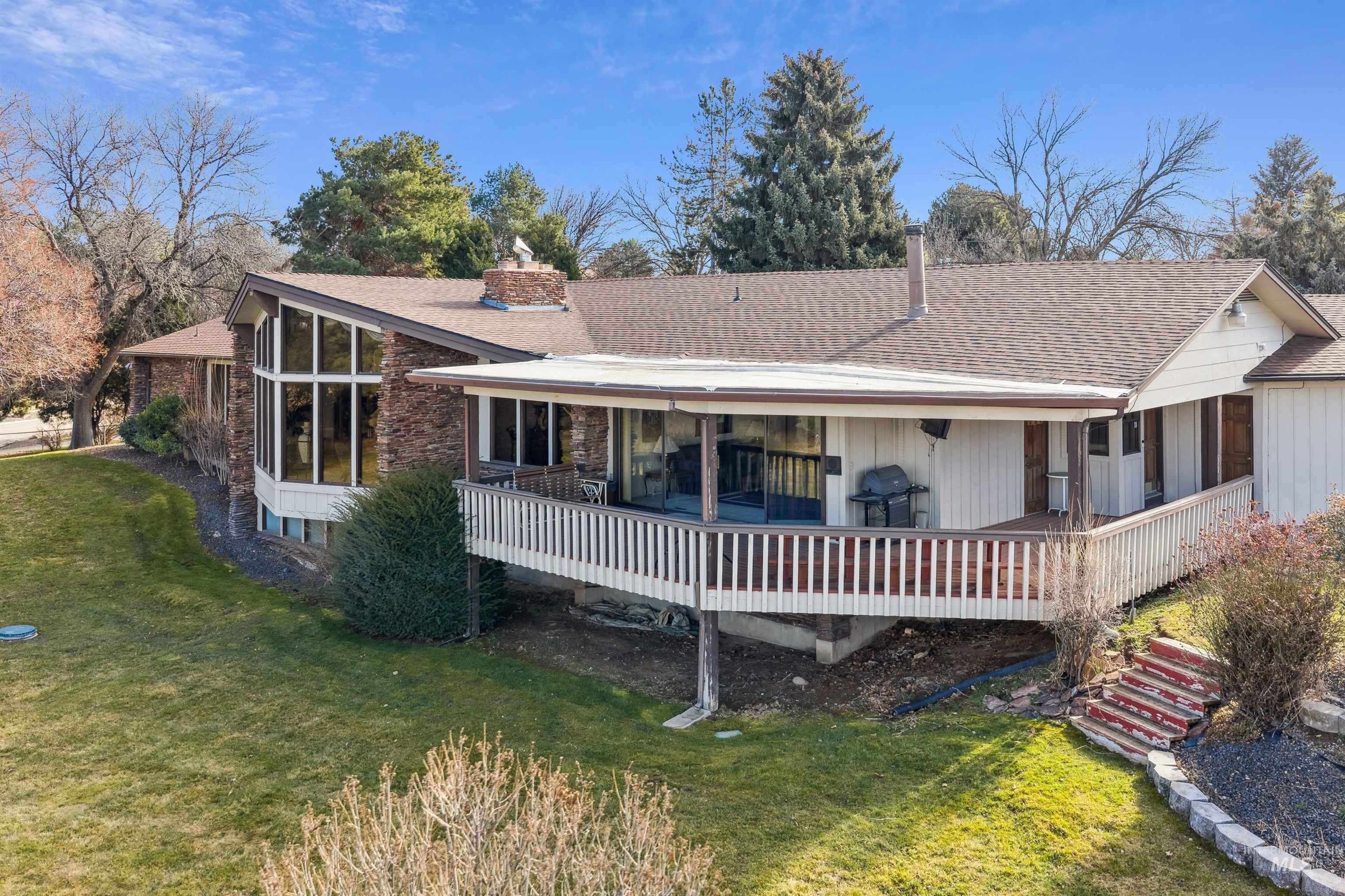 10030 W Stardust Drive, Boise, Idaho 83709, 5 Bedrooms, 3.5 Bathrooms, Residential For Sale, Price $1,149,000,MLS 98974682