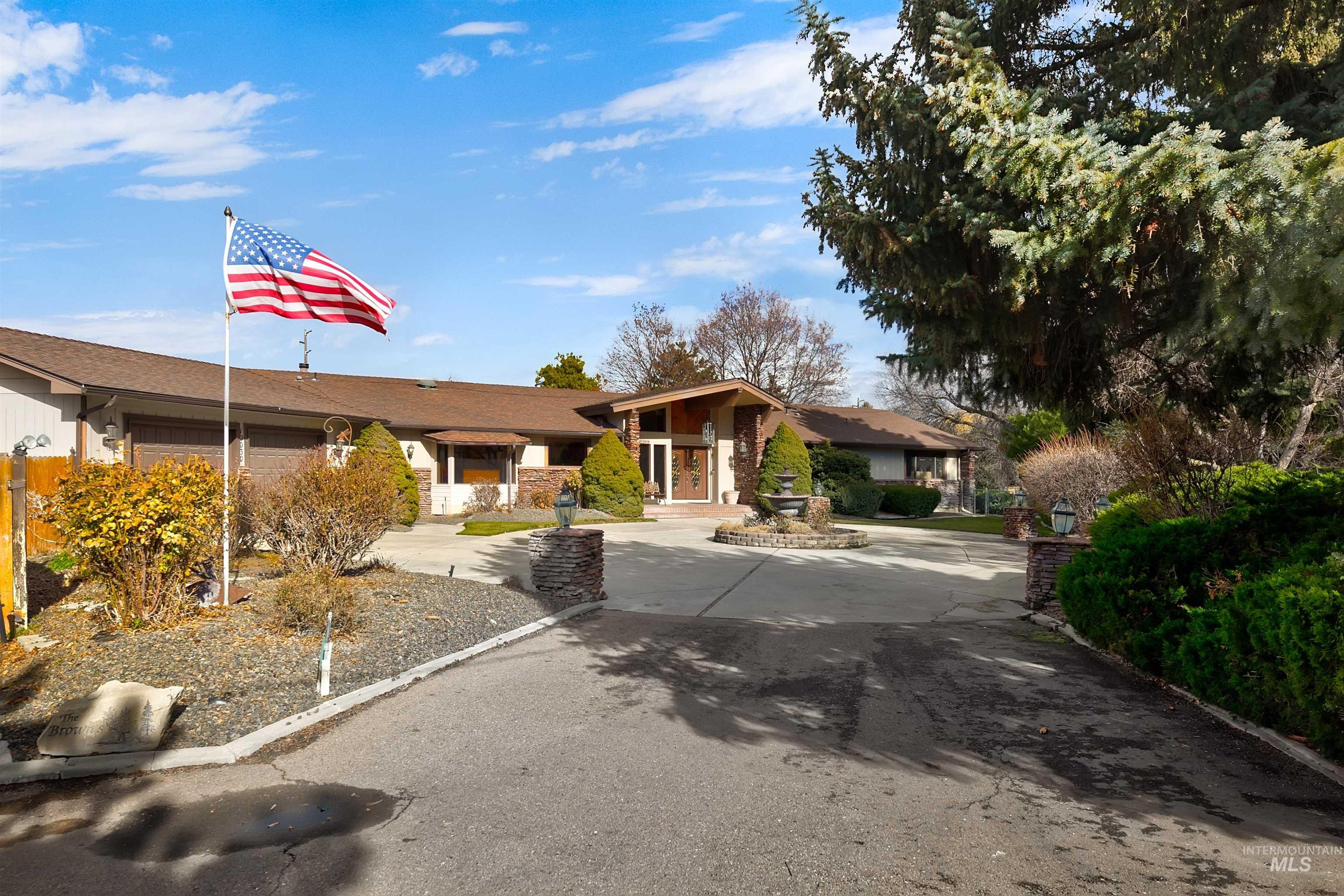 10030 W Stardust Drive, Boise, Idaho 83709, 5 Bedrooms, 3.5 Bathrooms, Residential For Sale, Price $1,149,000,MLS 98974682