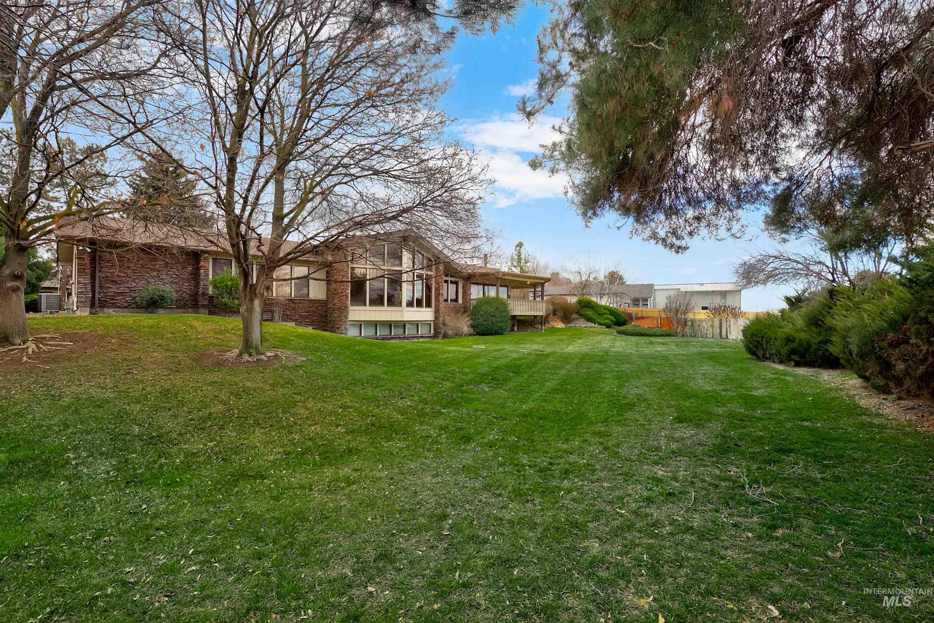 10030 W Stardust Drive, Boise, Idaho 83709, 5 Bedrooms, 3.5 Bathrooms, Residential For Sale, Price $1,149,000,MLS 98974682