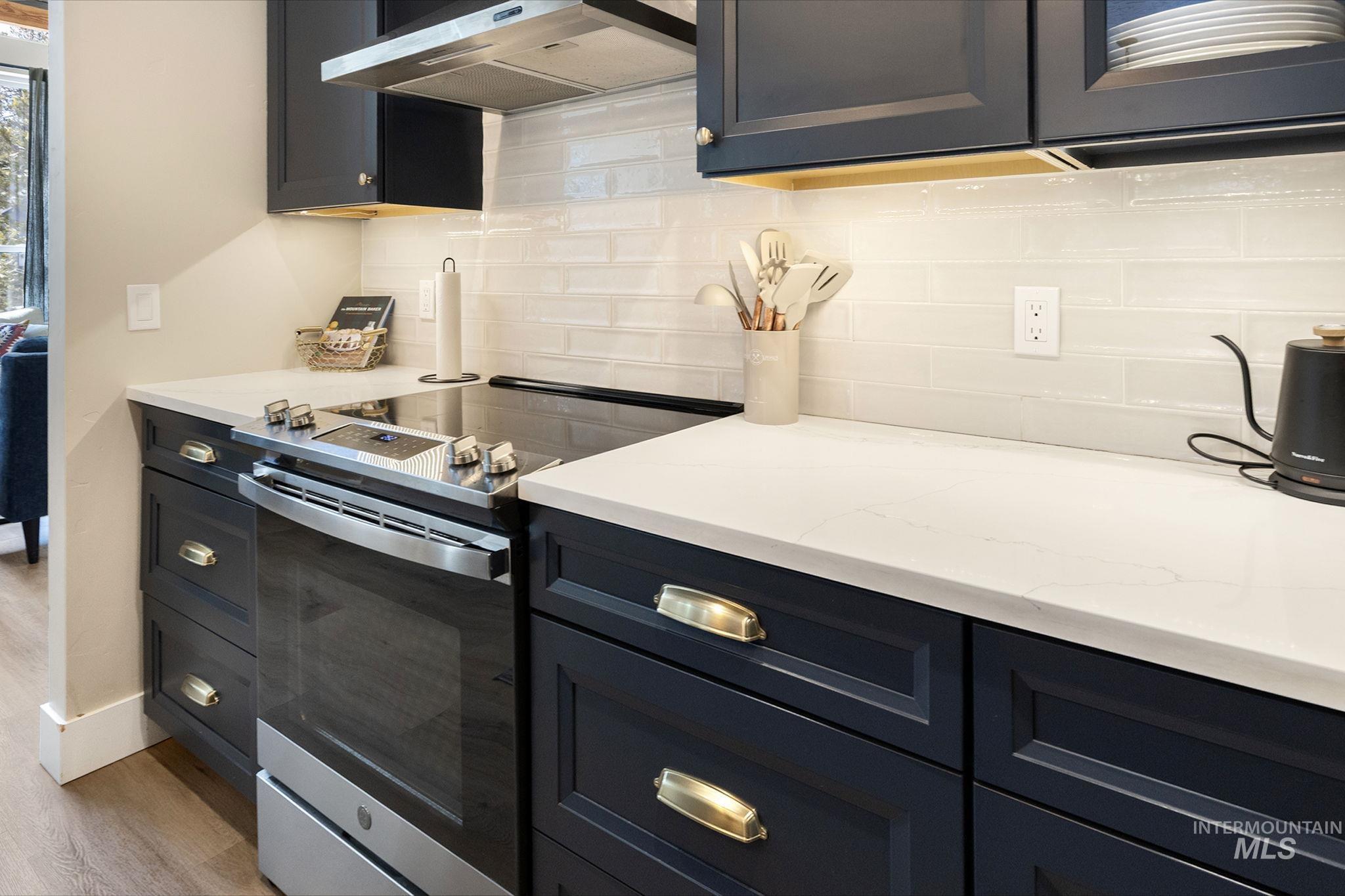 127 Jacks Loop, Donnelly, Idaho 83615, 3 Bedrooms, 3 Bathrooms, Residential For Sale, Price $1,100,000,MLS 98974684