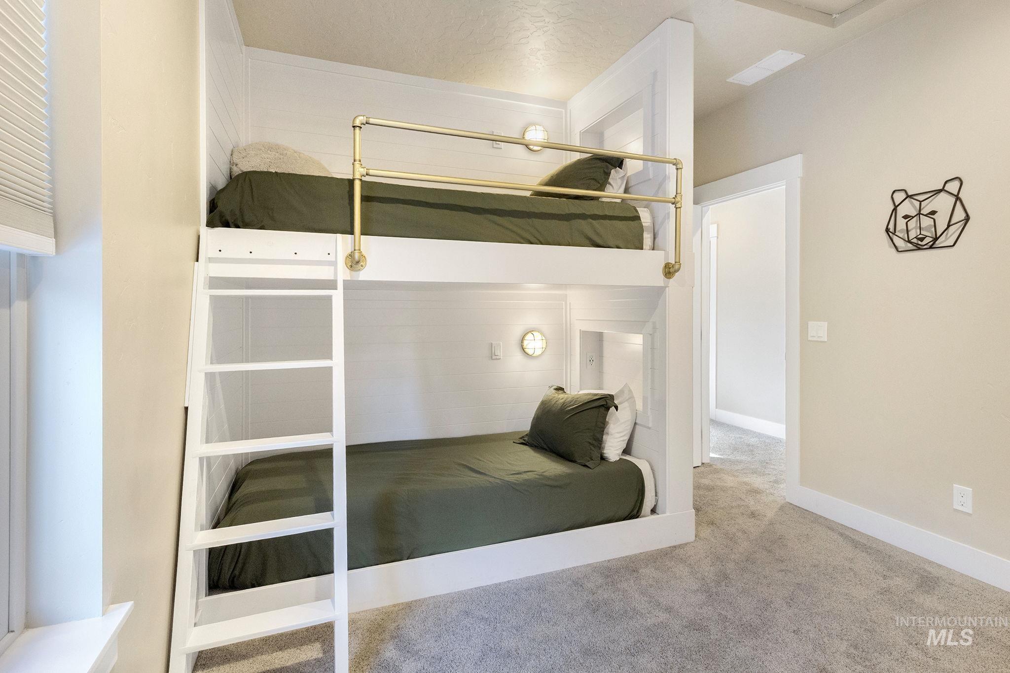 127 Jacks Loop, Donnelly, Idaho 83615, 3 Bedrooms, 3 Bathrooms, Residential For Sale, Price $1,100,000,MLS 98974684