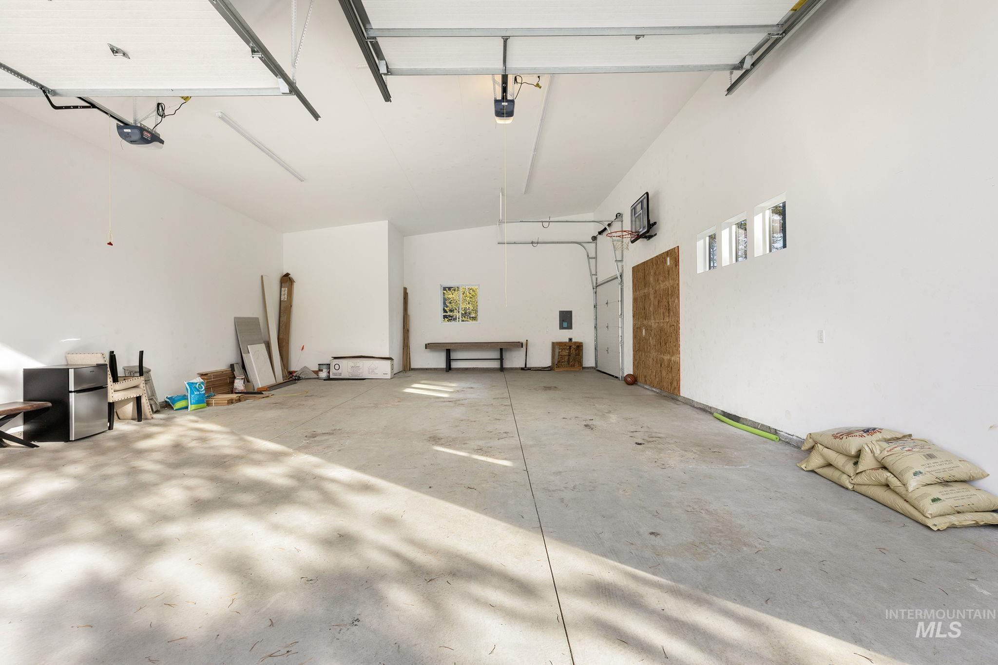 127 Jacks Loop, Donnelly, Idaho 83615, 3 Bedrooms, 3 Bathrooms, Residential For Sale, Price $1,100,000,MLS 98974684