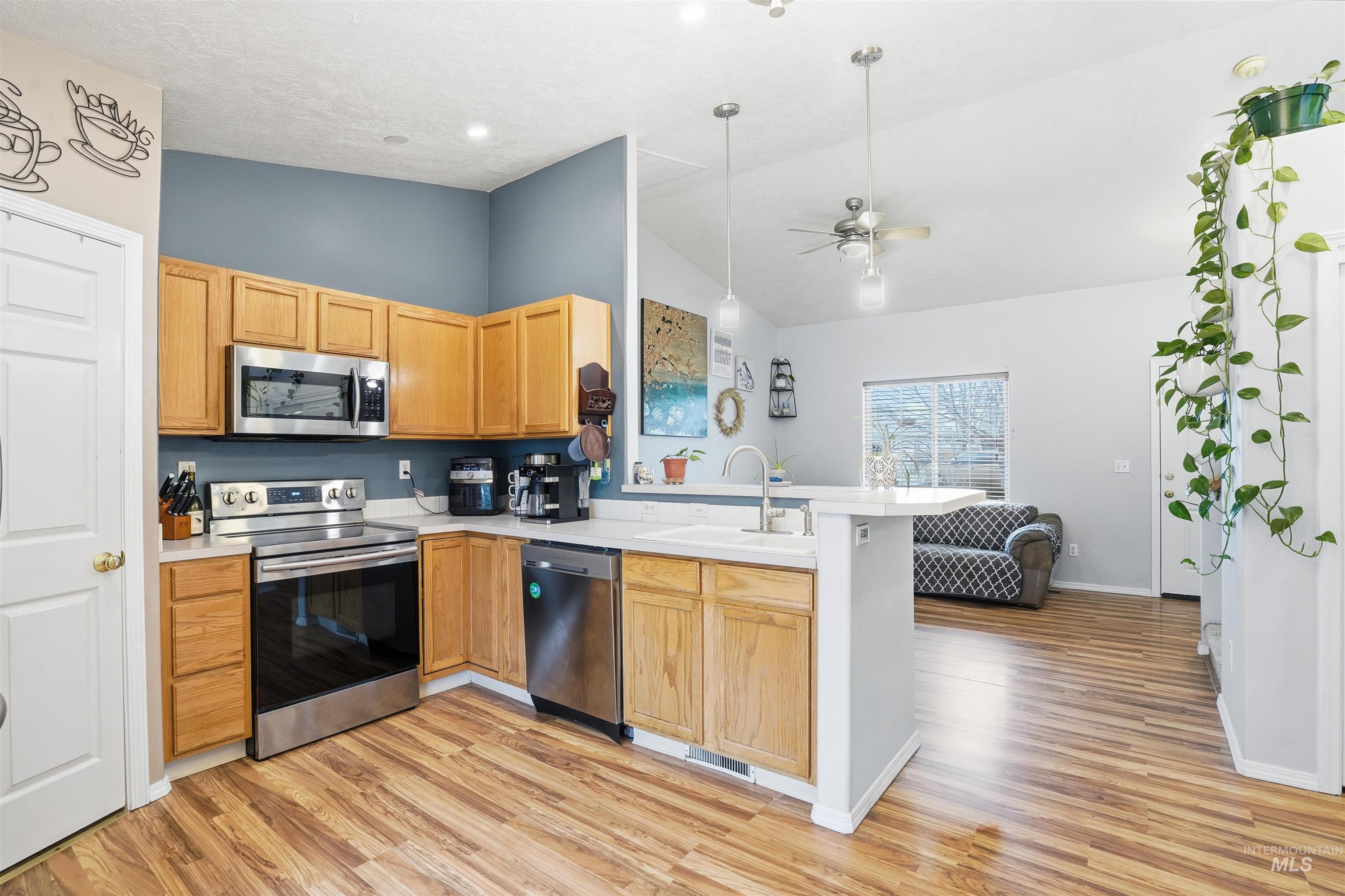 400 W Case St, Kuna, Idaho 83634-3126, 3 Bedrooms, 2 Bathrooms, Residential For Sale, Price $362,500,MLS 98974685