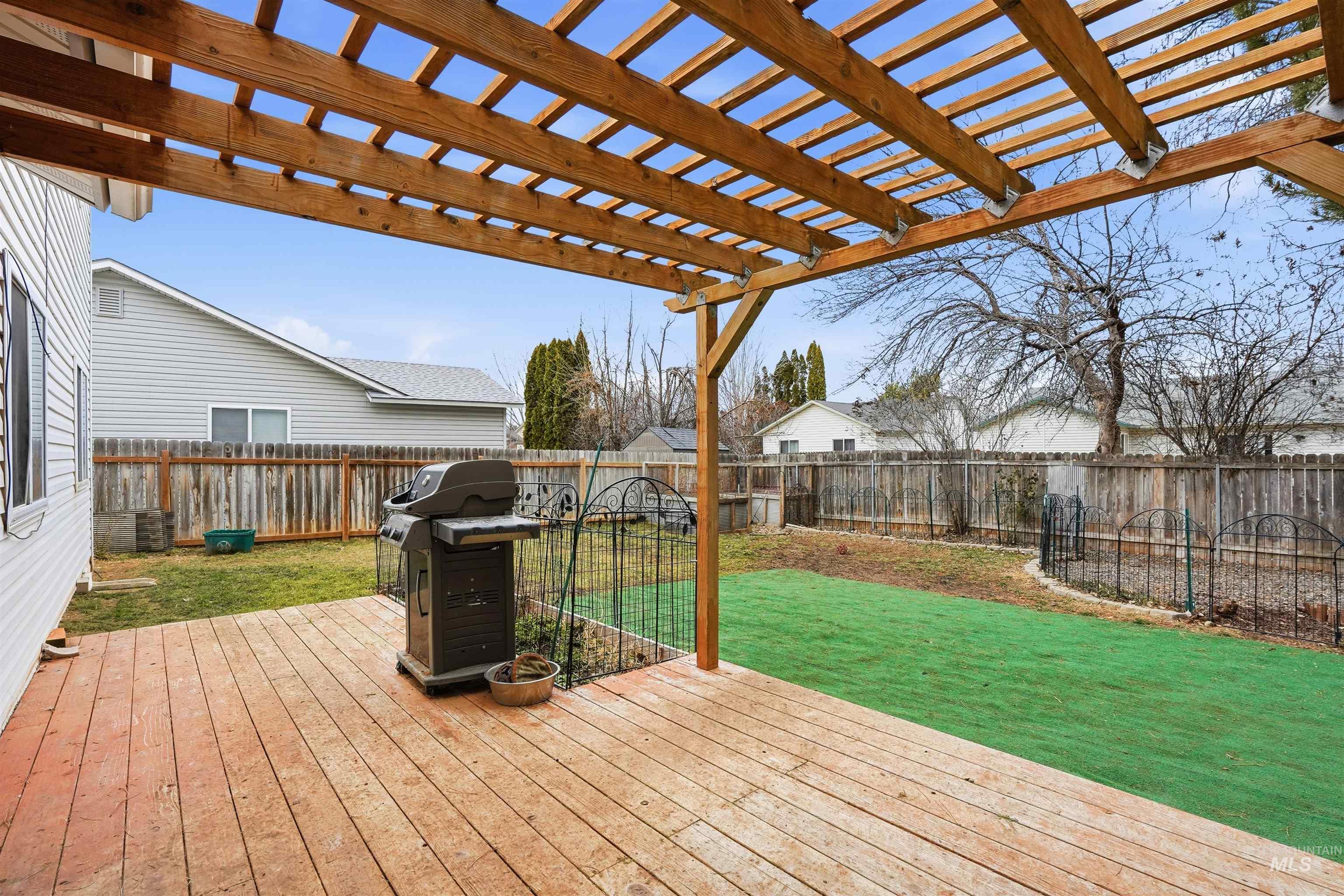 400 W Case St, Kuna, Idaho 83634-3126, 3 Bedrooms, 2 Bathrooms, Residential For Sale, Price $362,500,MLS 98974685