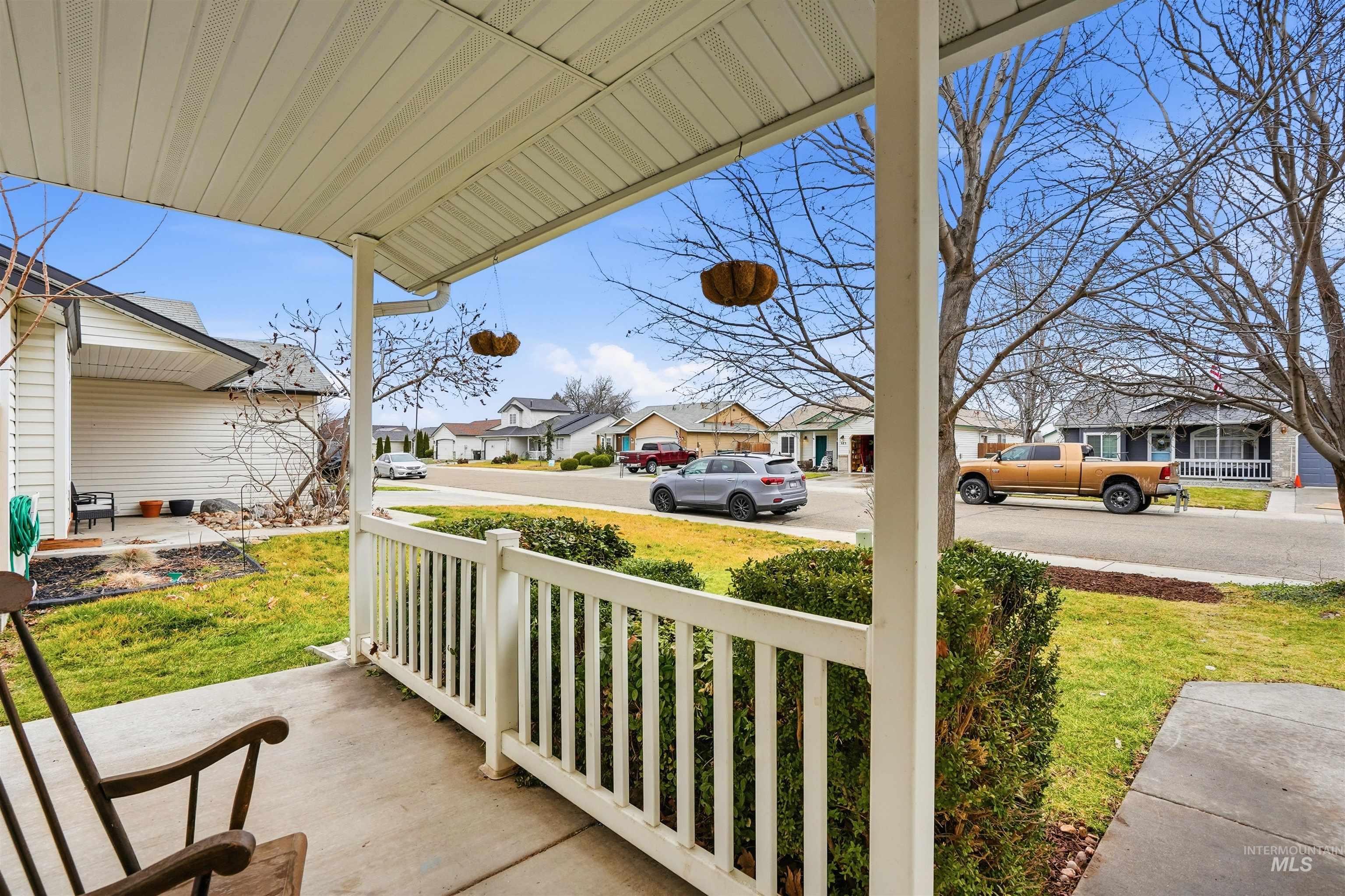 400 W Case St, Kuna, Idaho 83634-3126, 3 Bedrooms, 2 Bathrooms, Residential For Sale, Price $362,500,MLS 98974685