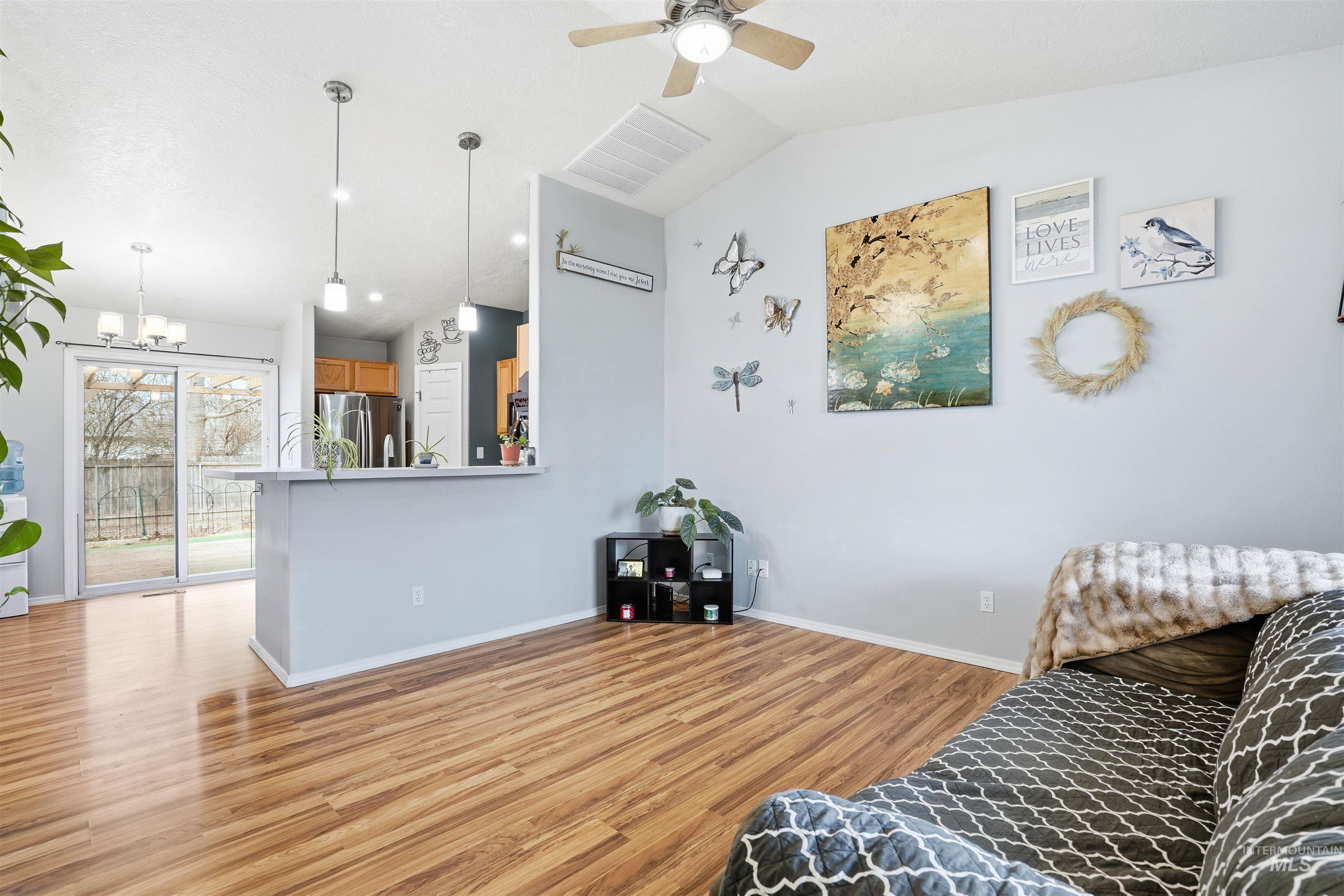 400 W Case St, Kuna, Idaho 83634-3126, 3 Bedrooms, 2 Bathrooms, Residential For Sale, Price $362,500,MLS 98974685