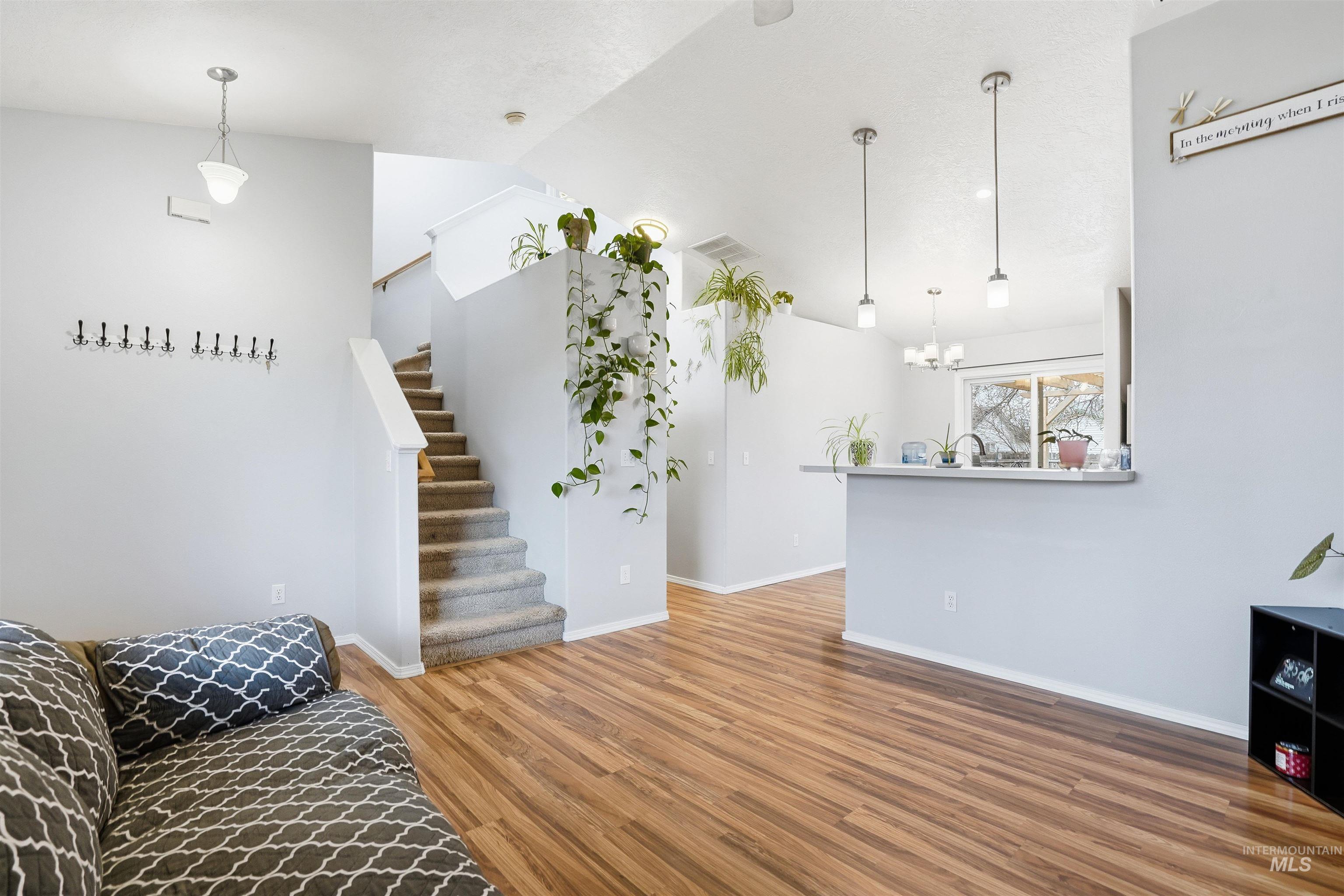 400 W Case St, Kuna, Idaho 83634-3126, 3 Bedrooms, 2 Bathrooms, Residential For Sale, Price $362,500,MLS 98974685