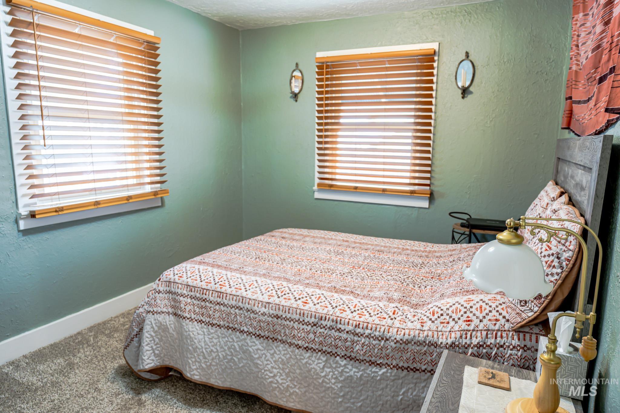 90 E Jefferson, Huntington, Oregon 97907-0000, 5 Bedrooms, 2 Bathrooms, Residential For Sale, Price $239,999,MLS 98974686