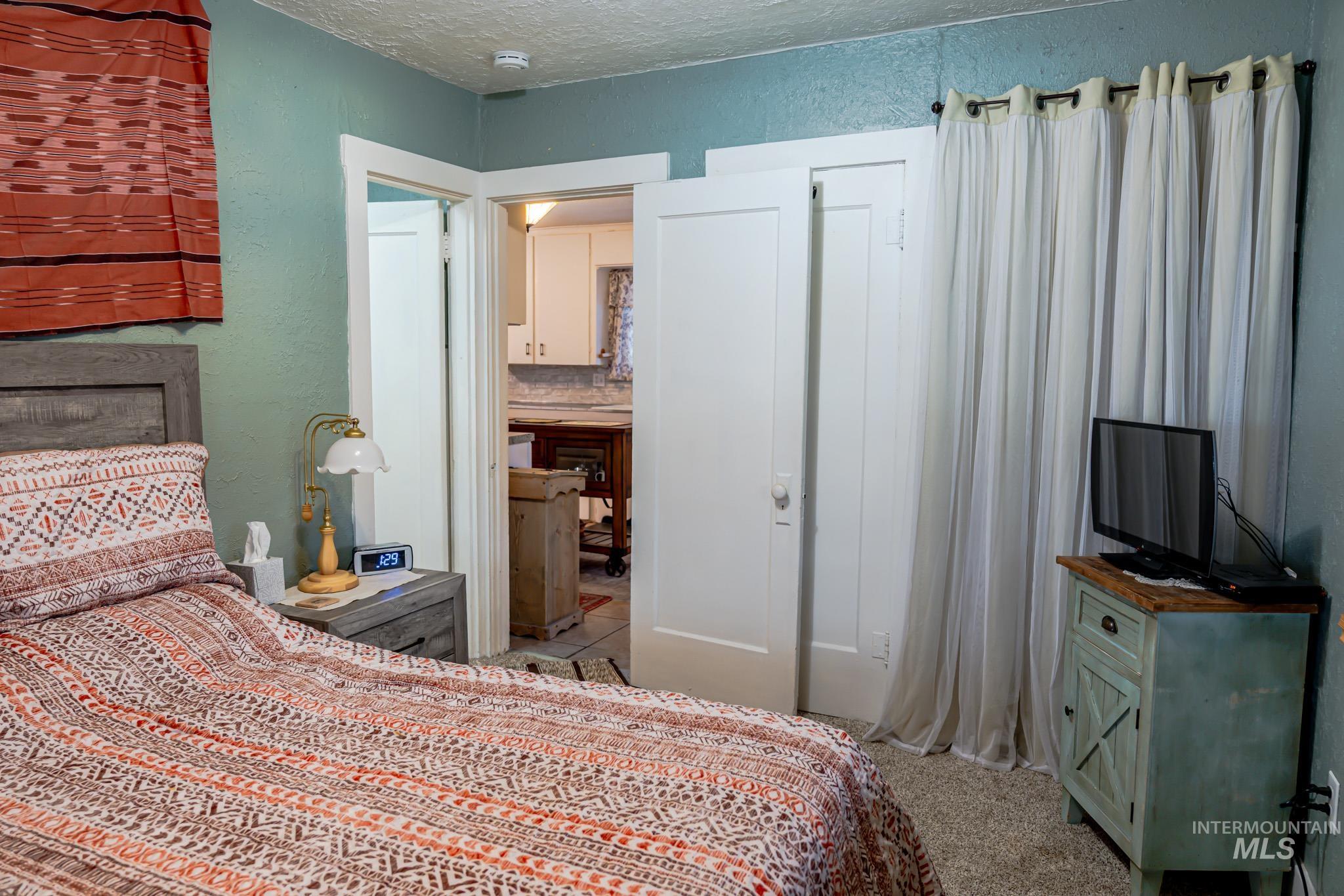 90 E Jefferson, Huntington, Oregon 97907-0000, 5 Bedrooms, 2 Bathrooms, Residential For Sale, Price $239,999,MLS 98974686