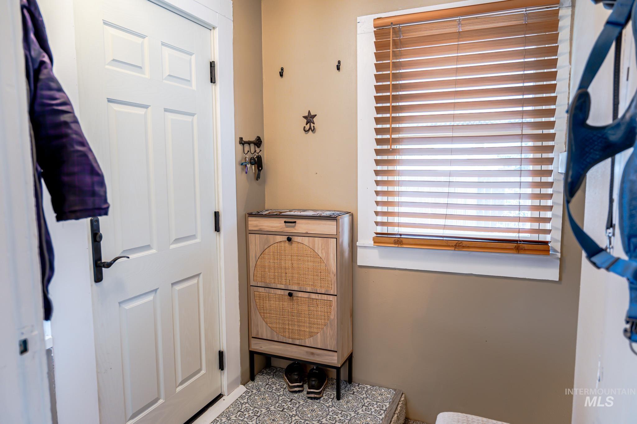 90 E Jefferson, Huntington, Oregon 97907-0000, 5 Bedrooms, 2 Bathrooms, Residential For Sale, Price $239,999,MLS 98974686