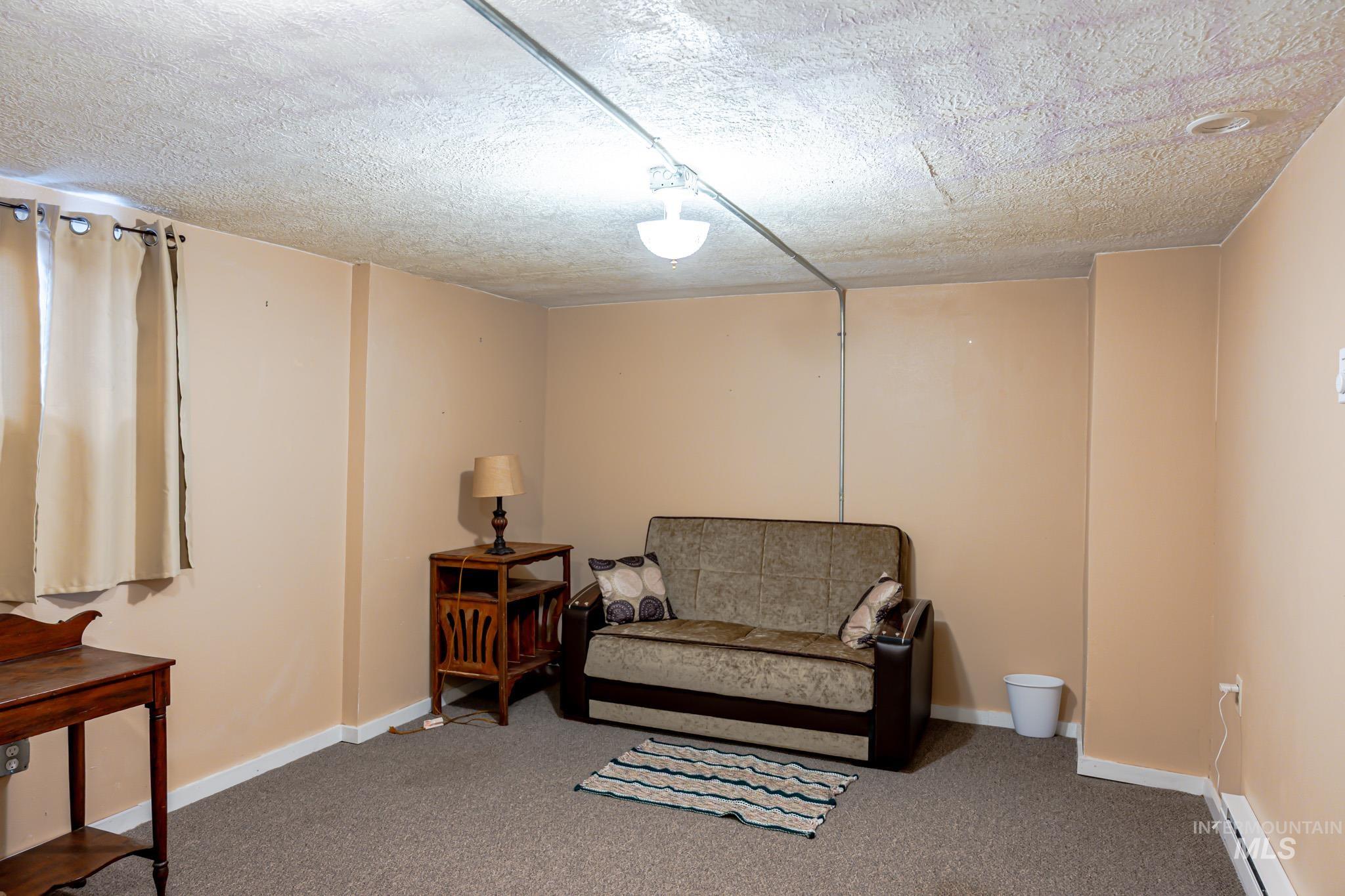 90 E Jefferson, Huntington, Oregon 97907-0000, 5 Bedrooms, 2 Bathrooms, Residential For Sale, Price $239,999,MLS 98974686