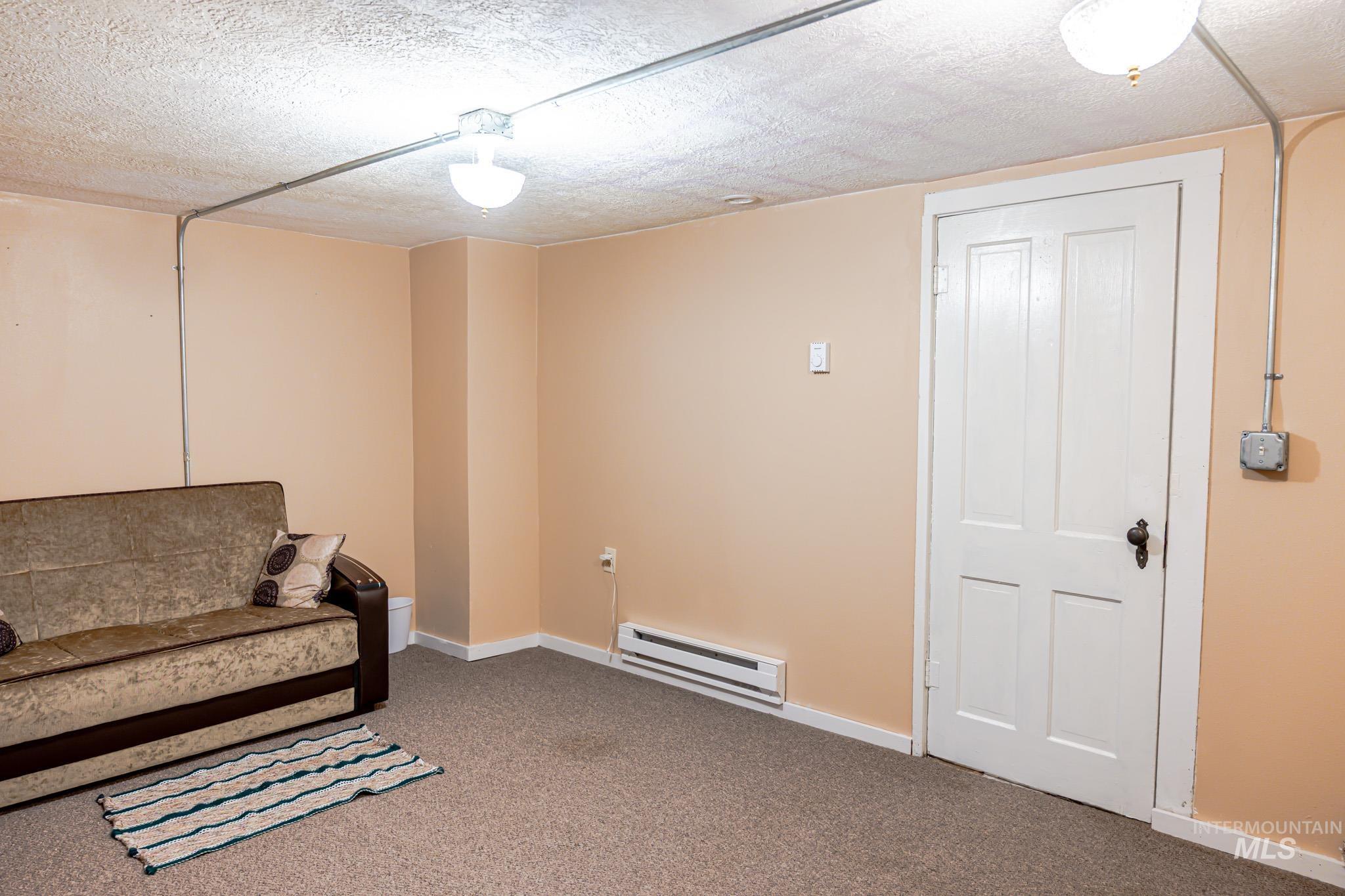 90 E Jefferson, Huntington, Oregon 97907-0000, 5 Bedrooms, 2 Bathrooms, Residential For Sale, Price $239,999,MLS 98974686