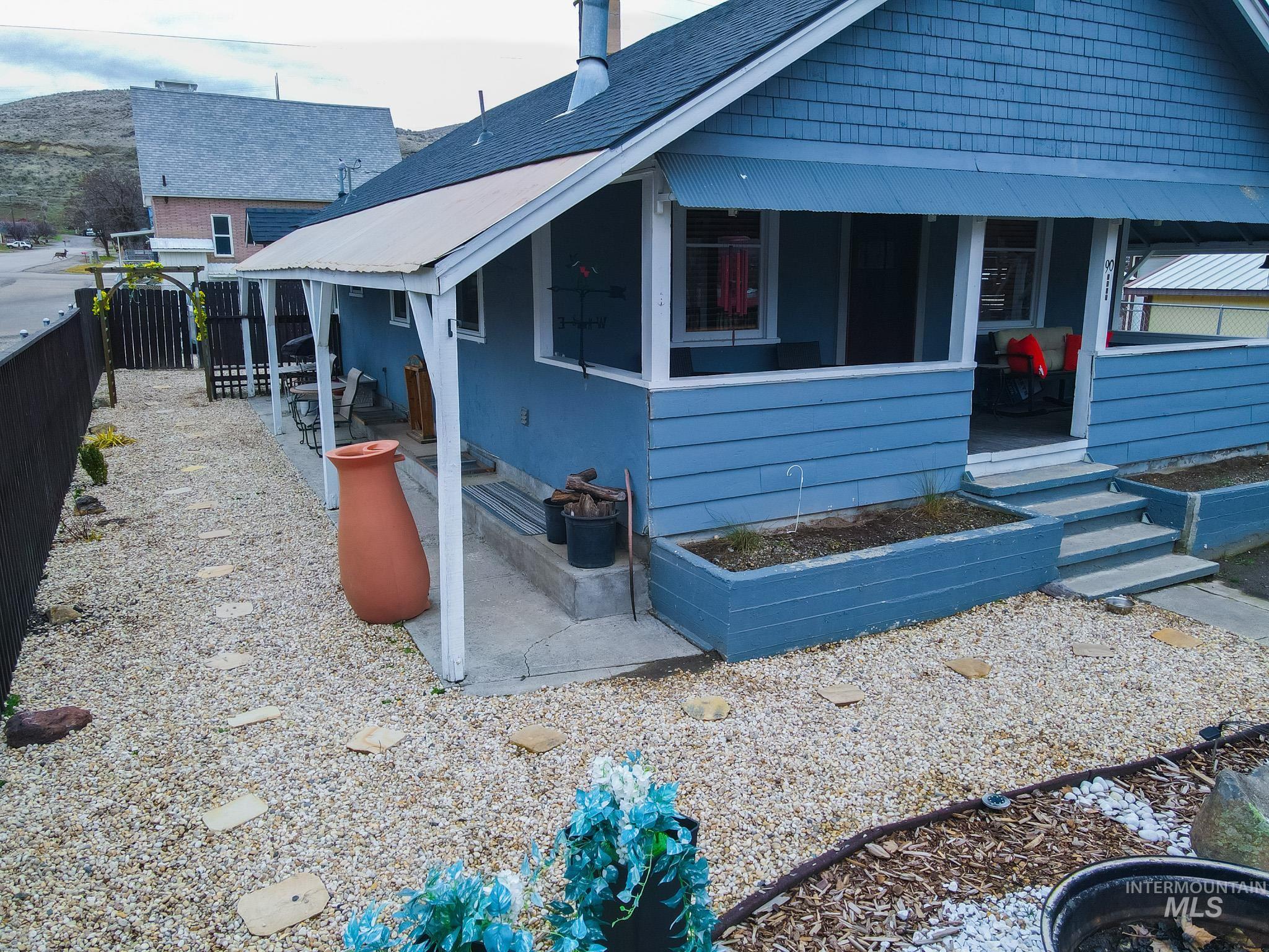 90 E Jefferson, Huntington, Oregon 97907-0000, 5 Bedrooms, 2 Bathrooms, Residential For Sale, Price $239,999,MLS 98974686