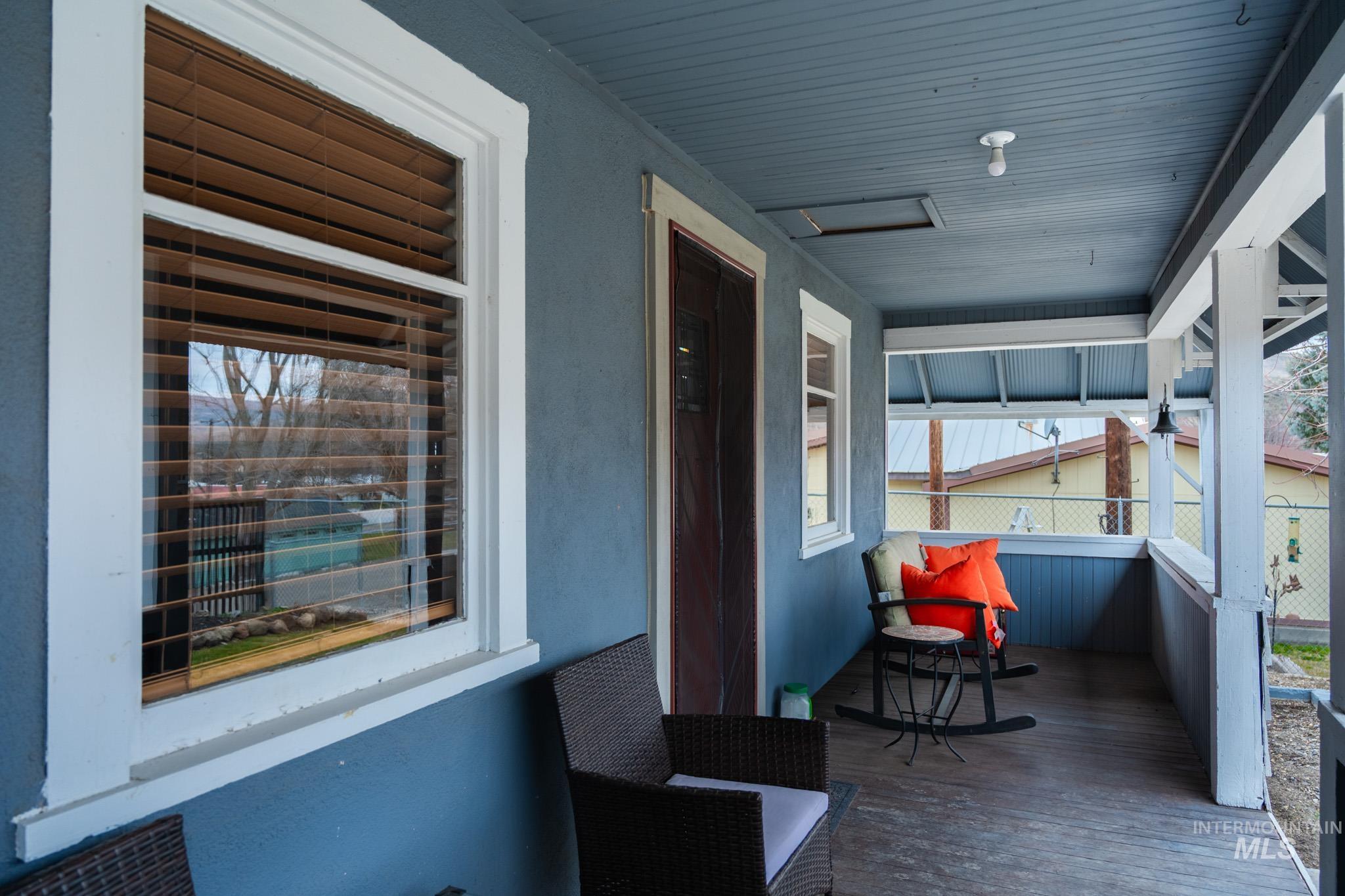 90 E Jefferson, Huntington, Oregon 97907-0000, 5 Bedrooms, 2 Bathrooms, Residential For Sale, Price $239,999,MLS 98974686