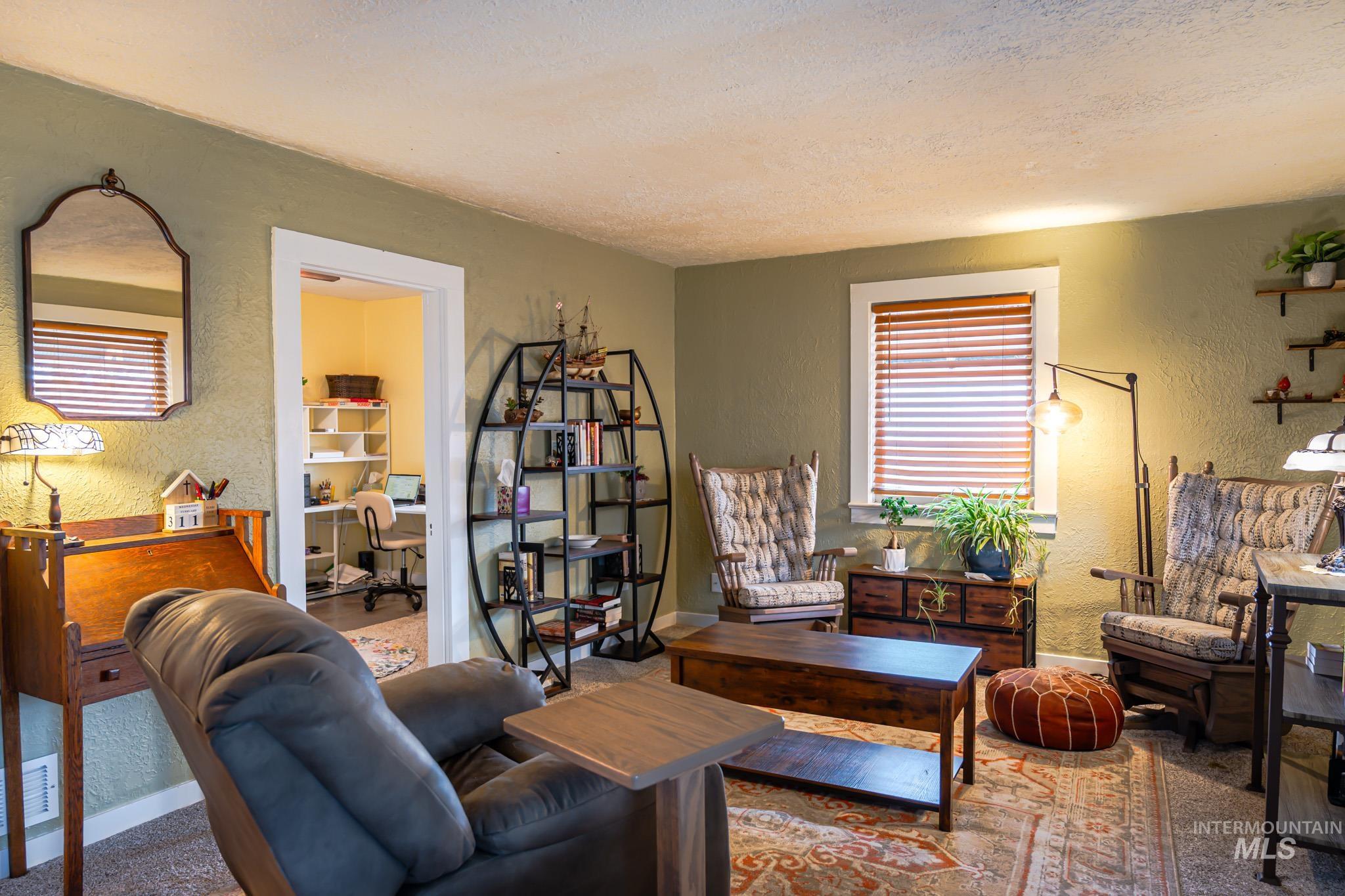 90 E Jefferson, Huntington, Oregon 97907-0000, 5 Bedrooms, 2 Bathrooms, Residential For Sale, Price $239,999,MLS 98974686