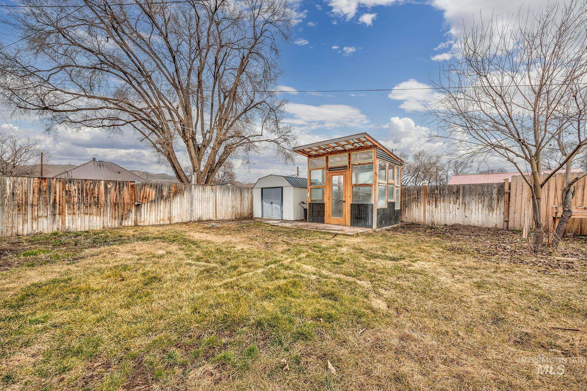 710 Smith St S., Vale, Oregon 97918, 2 Bedrooms, 1 Bathroom, Residential For Sale, Price $190,000,MLS 98974687