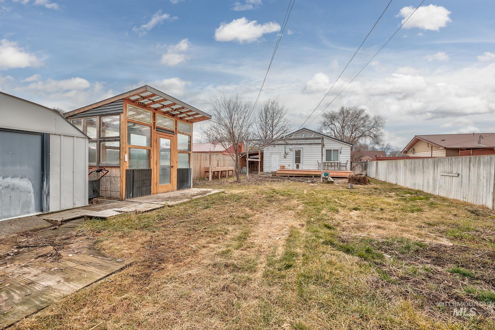 710 Smith St S., Vale, Oregon 97918, 2 Bedrooms, 1 Bathroom, Residential For Sale, Price $190,000,MLS 98974687
