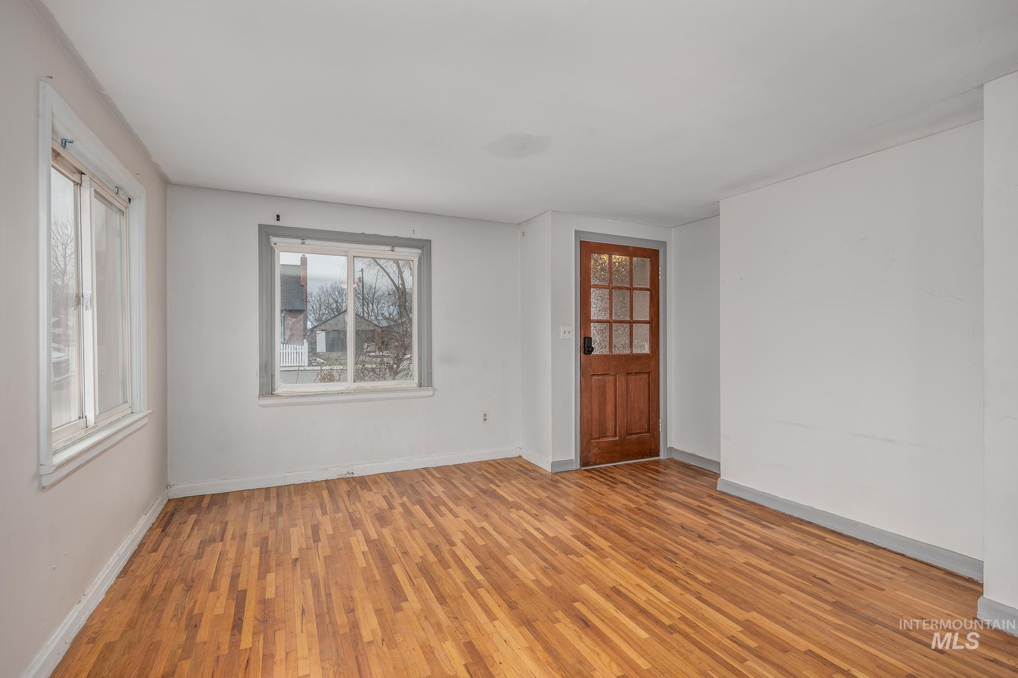 710 Smith St S., Vale, Oregon 97918, 2 Bedrooms, 1 Bathroom, Residential For Sale, Price $190,000,MLS 98974687