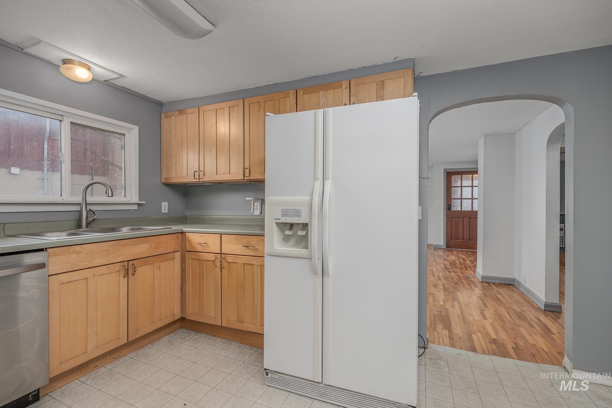 710 Smith St S., Vale, Oregon 97918, 2 Bedrooms, 1 Bathroom, Residential For Sale, Price $190,000,MLS 98974687