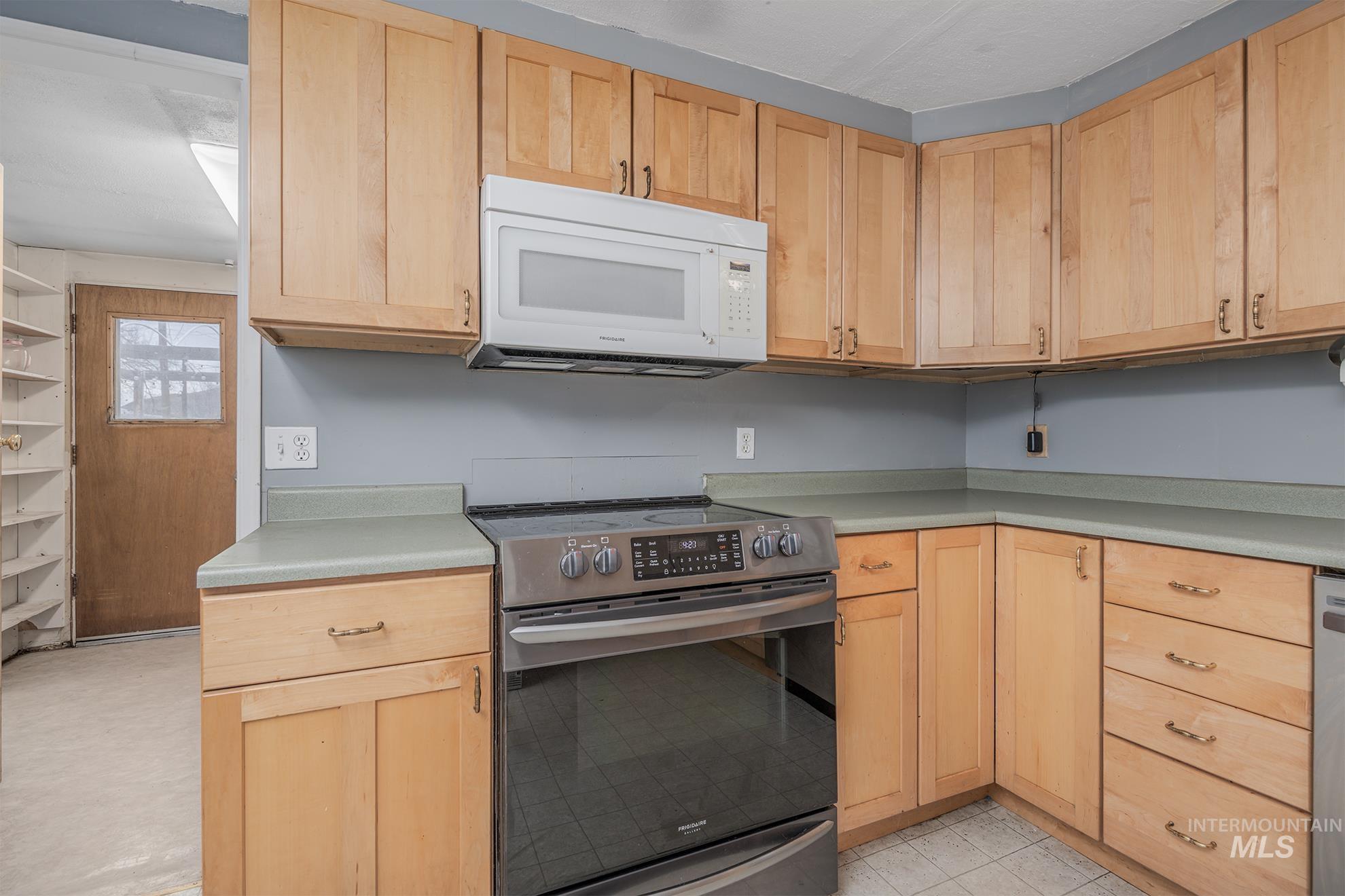 710 Smith St S., Vale, Oregon 97918, 2 Bedrooms, 1 Bathroom, Residential For Sale, Price $190,000,MLS 98974687