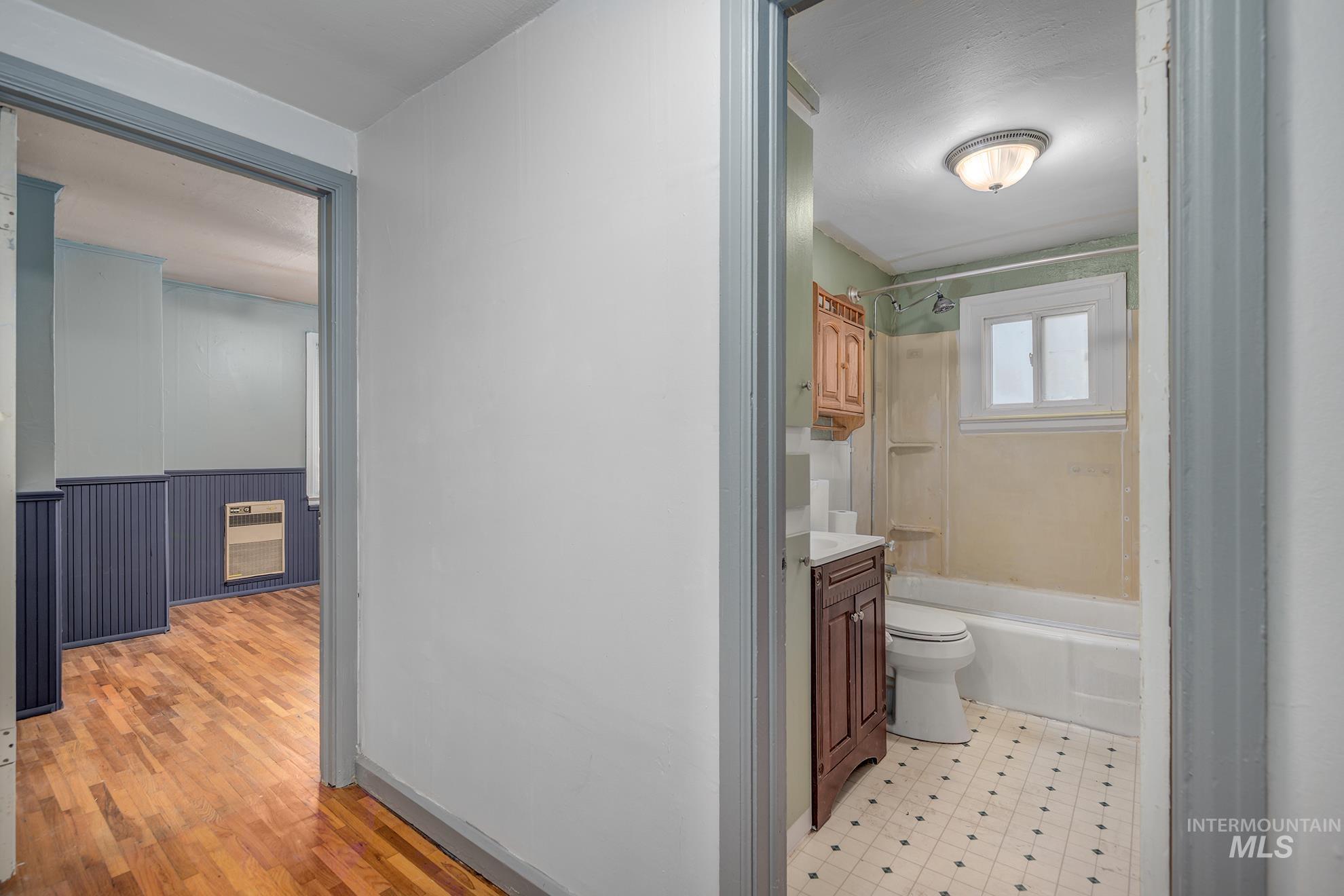 710 Smith St S., Vale, Oregon 97918, 2 Bedrooms, 1 Bathroom, Residential For Sale, Price $190,000,MLS 98974687