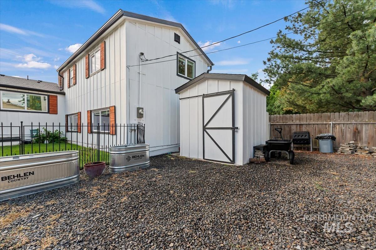 621 N Roosevelt St, Boise, Idaho 83706, 4 Bedrooms, 2 Bathrooms, Residential For Sale, Price $599,000,MLS 98974688