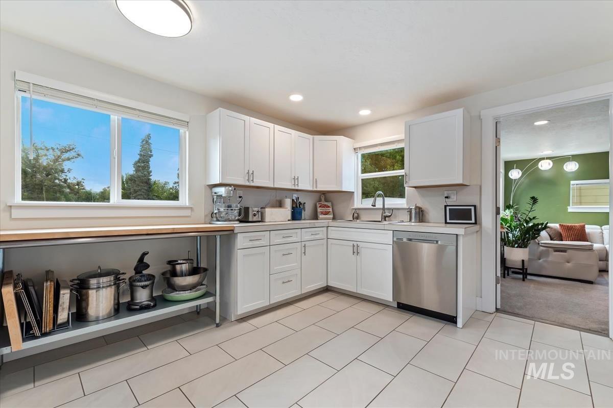 621 N Roosevelt St, Boise, Idaho 83706, 4 Bedrooms, 2 Bathrooms, Residential For Sale, Price $599,000,MLS 98974688