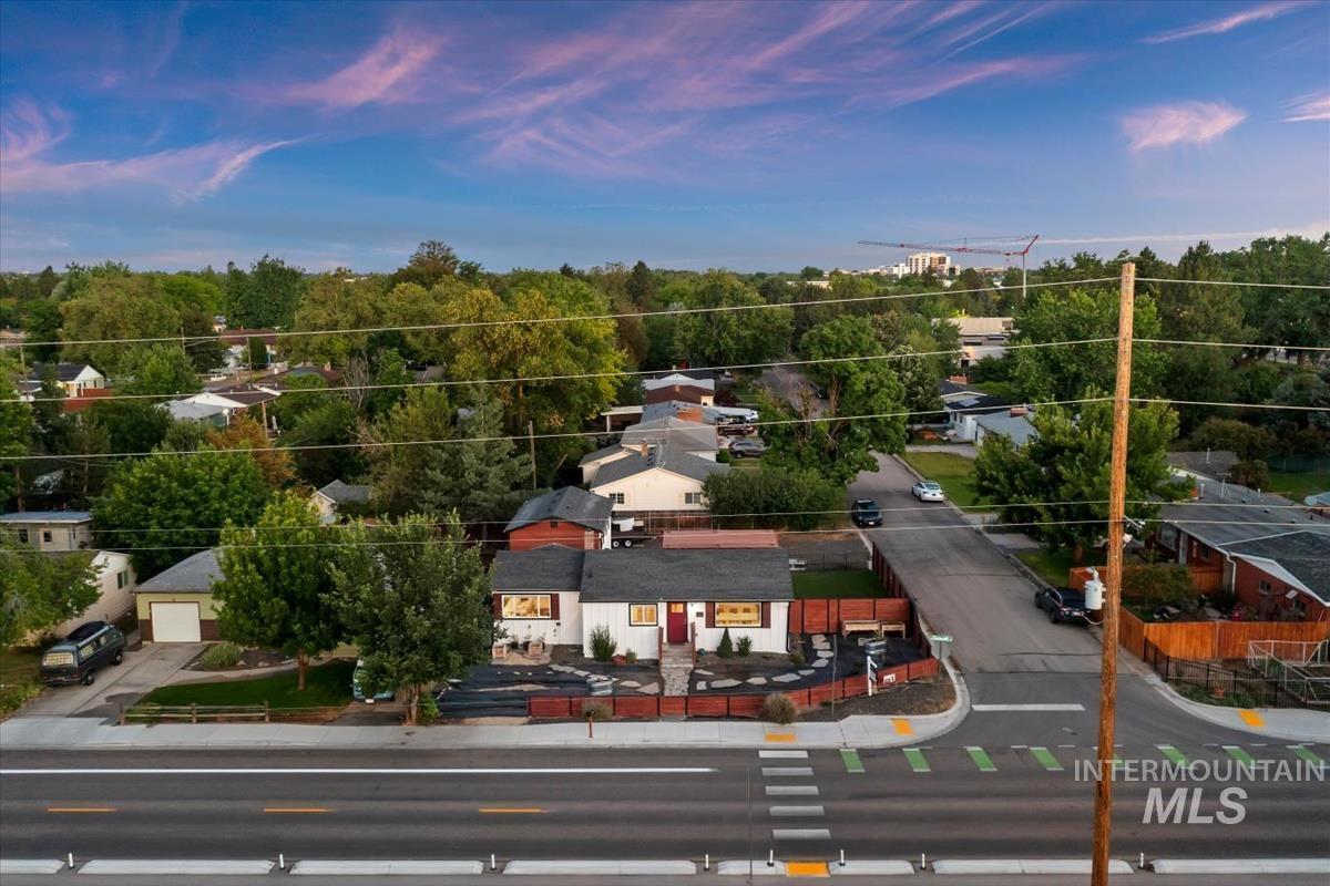 621 N Roosevelt St, Boise, Idaho 83706, 4 Bedrooms, 2 Bathrooms, Residential For Sale, Price $599,000,MLS 98974688