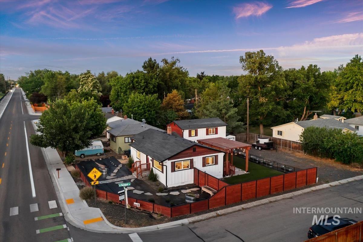 621 N Roosevelt St, Boise, Idaho 83706, 4 Bedrooms, 2 Bathrooms, Residential For Sale, Price $599,000,MLS 98974688