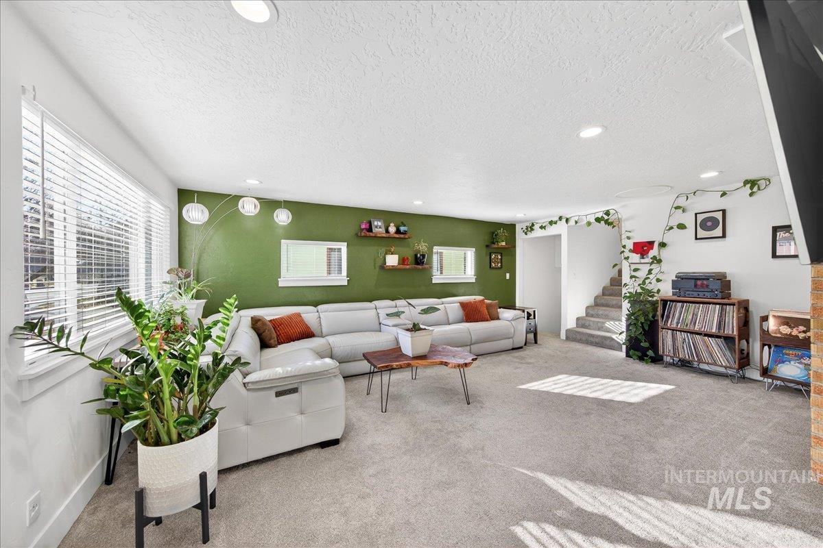 621 N Roosevelt St, Boise, Idaho 83706, 4 Bedrooms, 2 Bathrooms, Residential For Sale, Price $599,000,MLS 98974688