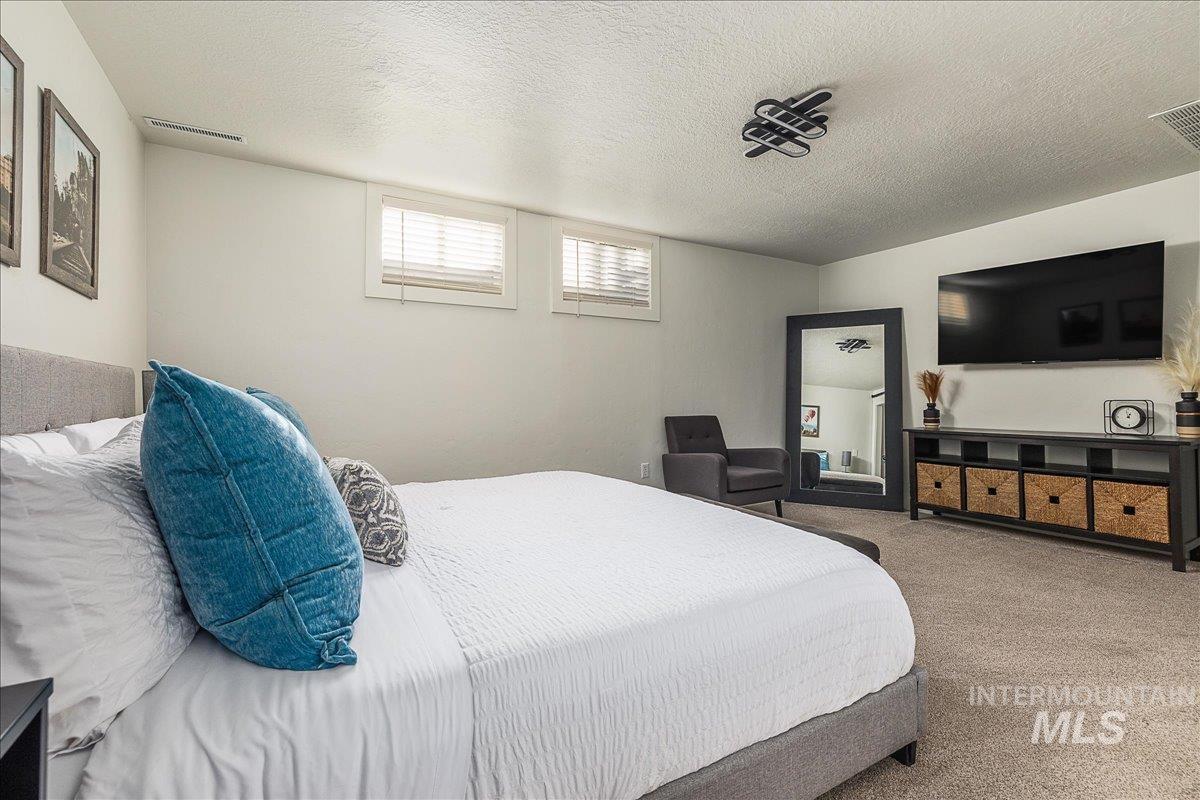 8146 W Hummel Drive, Boise, Idaho 83709, 4 Bedrooms, 2.5 Bathrooms, Residential For Sale, Price $635,000,MLS 98974689