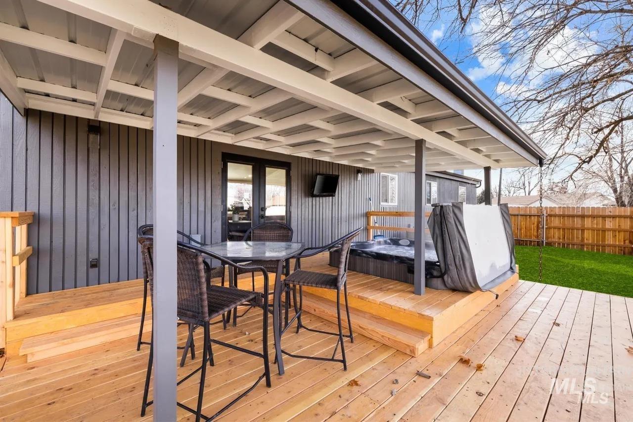 8146 W Hummel Drive, Boise, Idaho 83709, 4 Bedrooms, 2.5 Bathrooms, Residential For Sale, Price $635,000,MLS 98974689