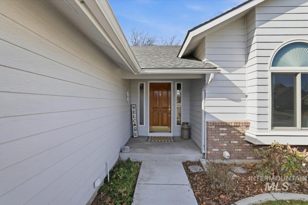 2499 N Lark Ave, Meridian, Idaho 83646, 4 Bedrooms, 2 Bathrooms, Residential For Sale, Price $475,000,MLS 98974690