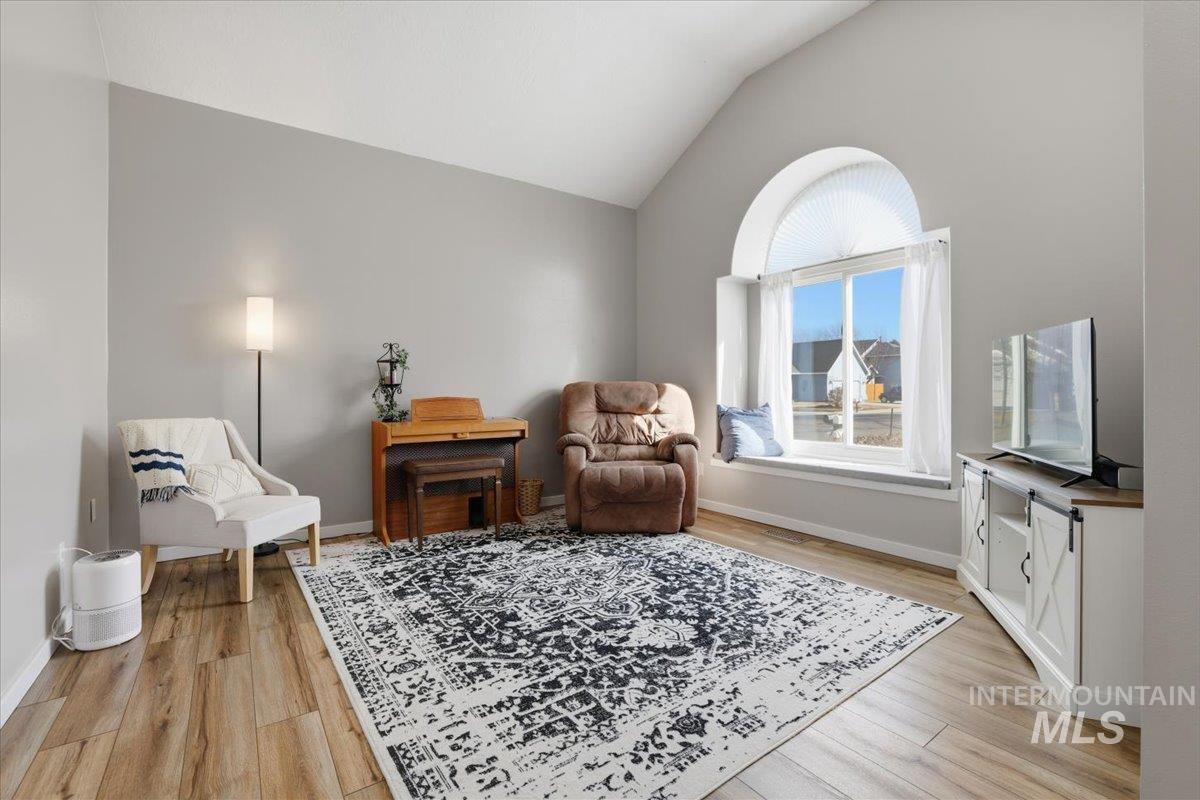 2499 N Lark Ave, Meridian, Idaho 83646, 4 Bedrooms, 2 Bathrooms, Residential For Sale, Price $475,000,MLS 98974690