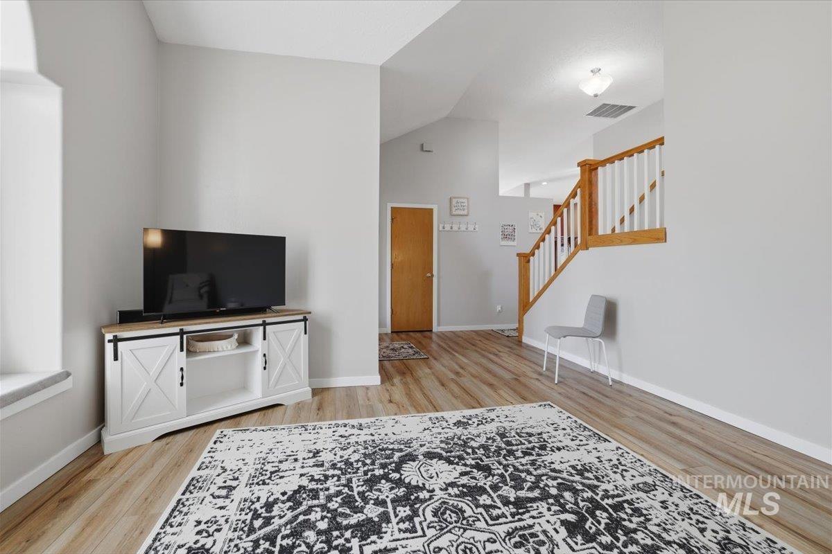 2499 N Lark Ave, Meridian, Idaho 83646, 4 Bedrooms, 2 Bathrooms, Residential For Sale, Price $475,000,MLS 98974690